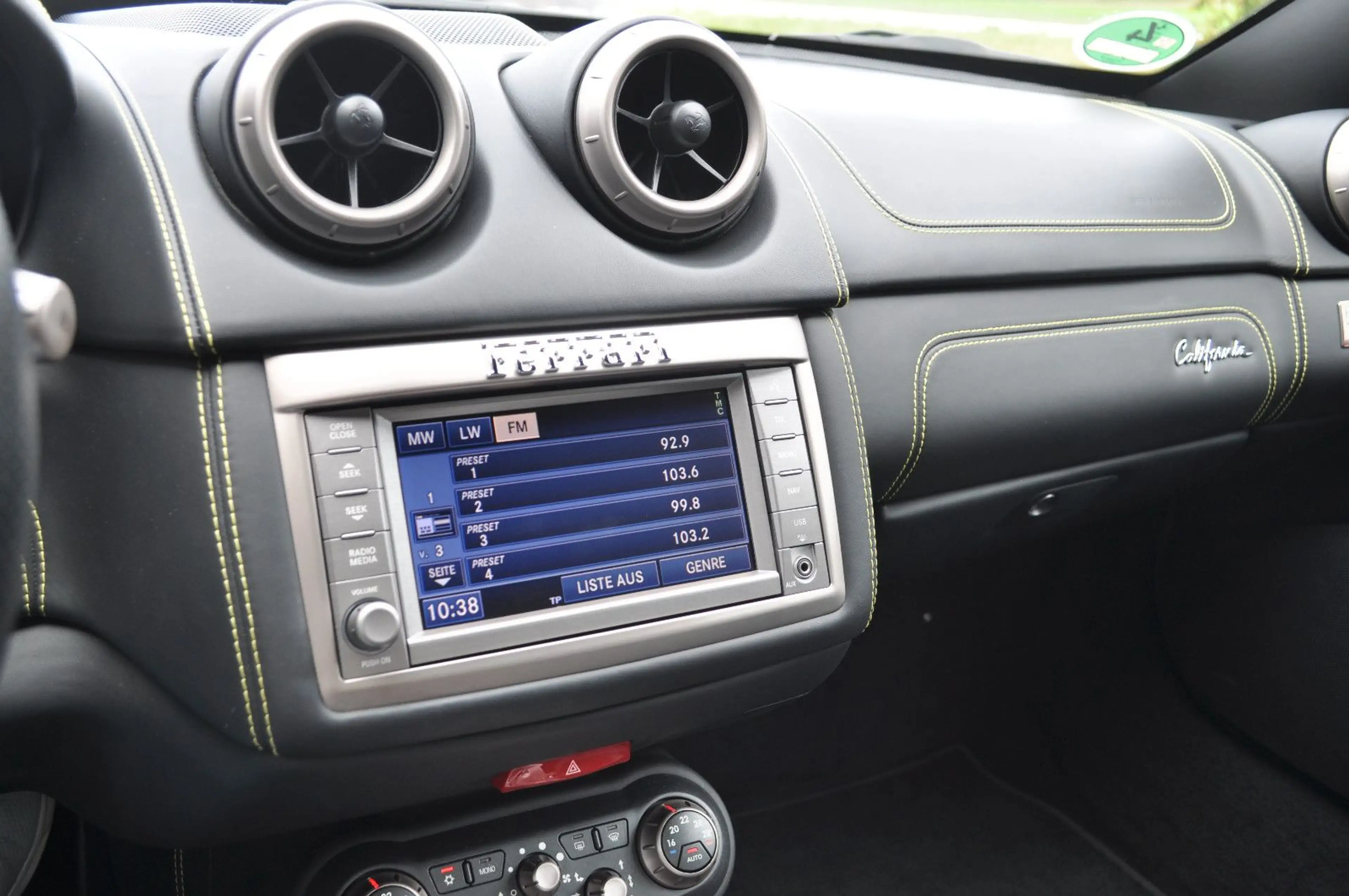 Ferrari California — photo 15