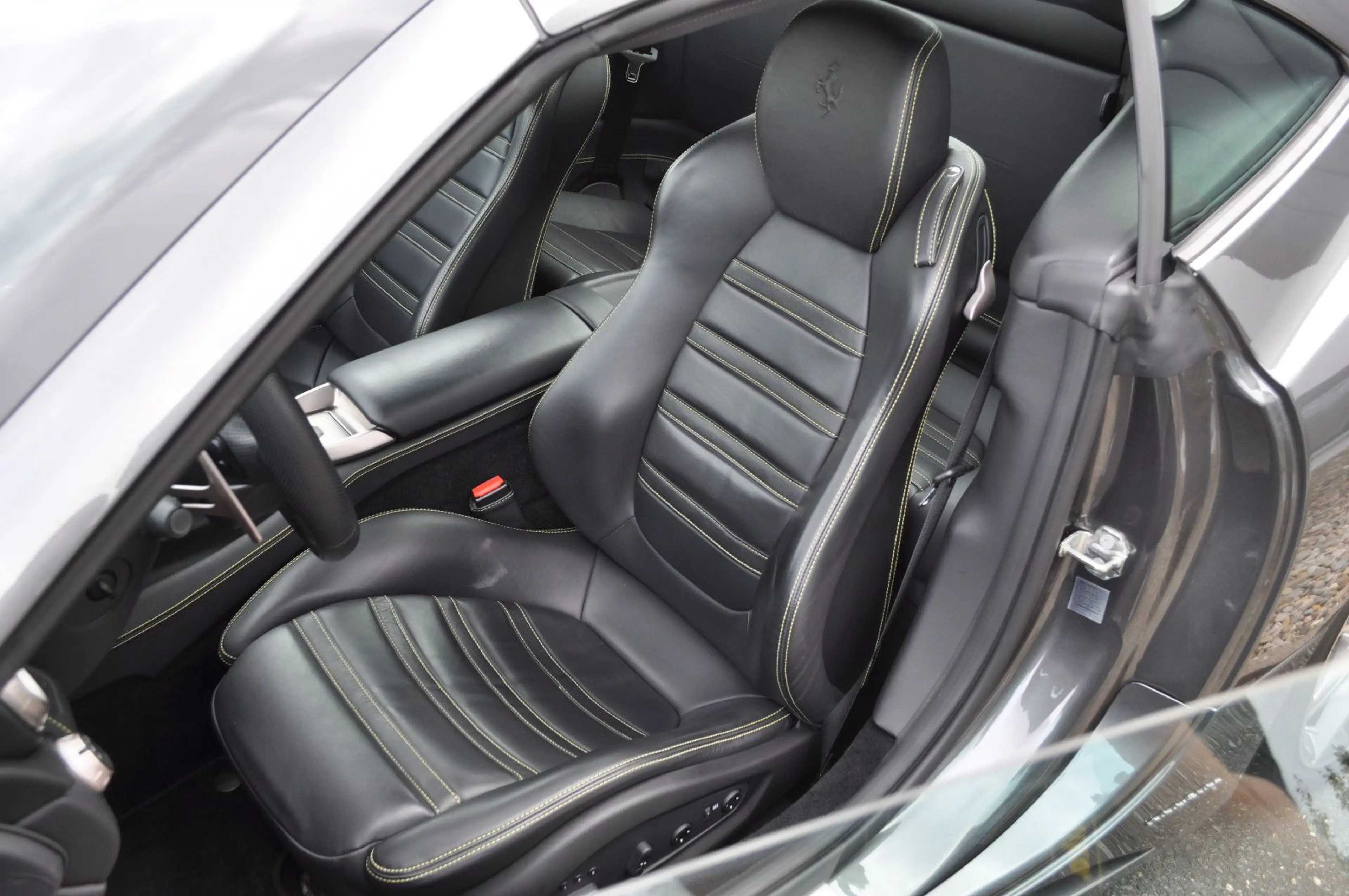 Ferrari California — photo 11
