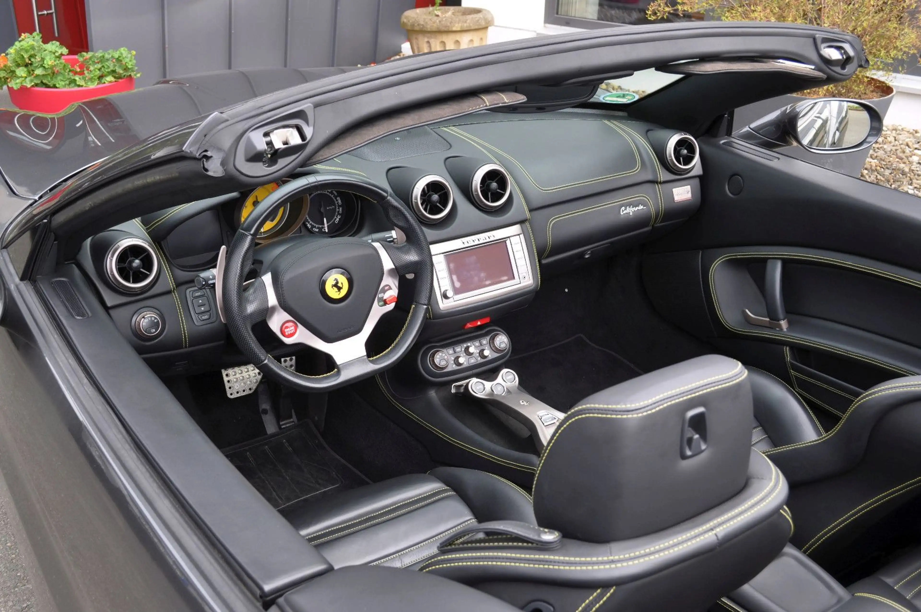 Ferrari California — photo 10