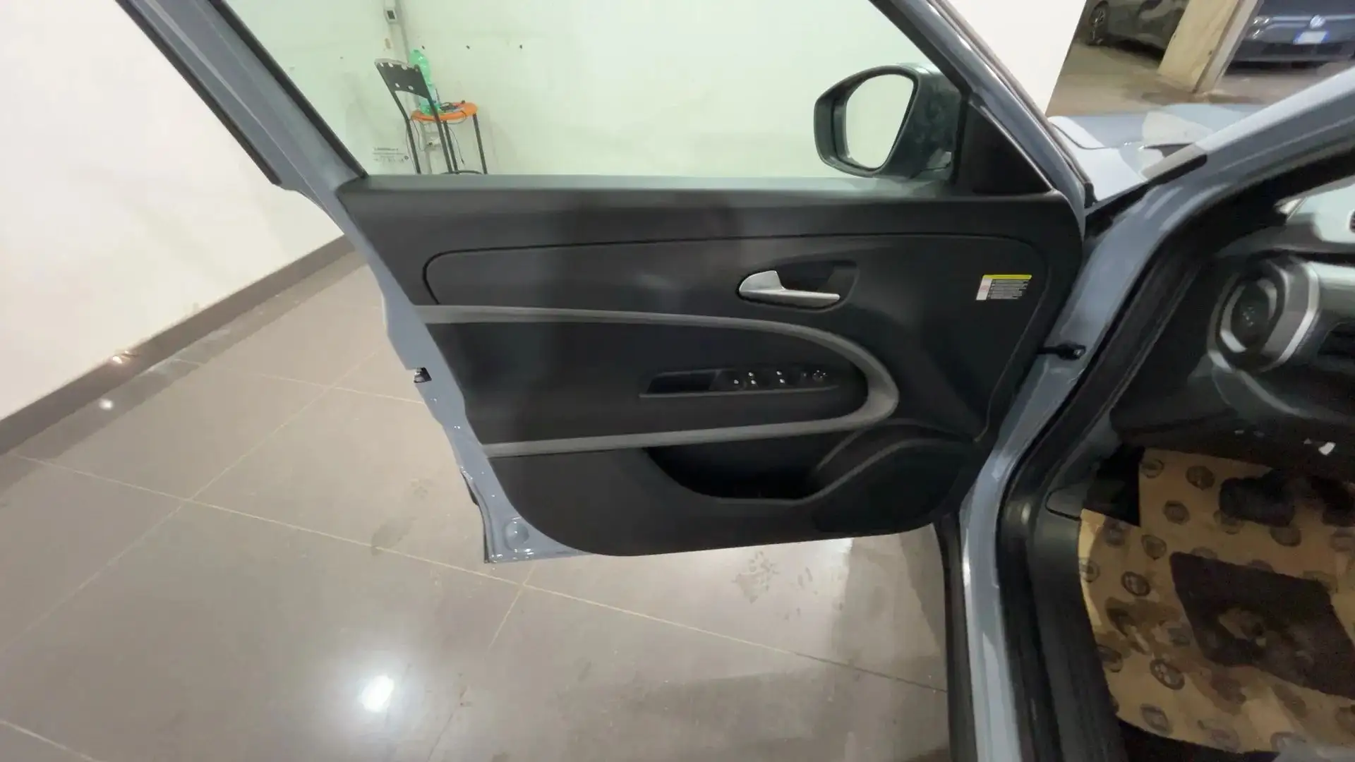 Jeep Avenger Avenger 1.2 turbo e-hybrid Longitude fwd Grau - 2