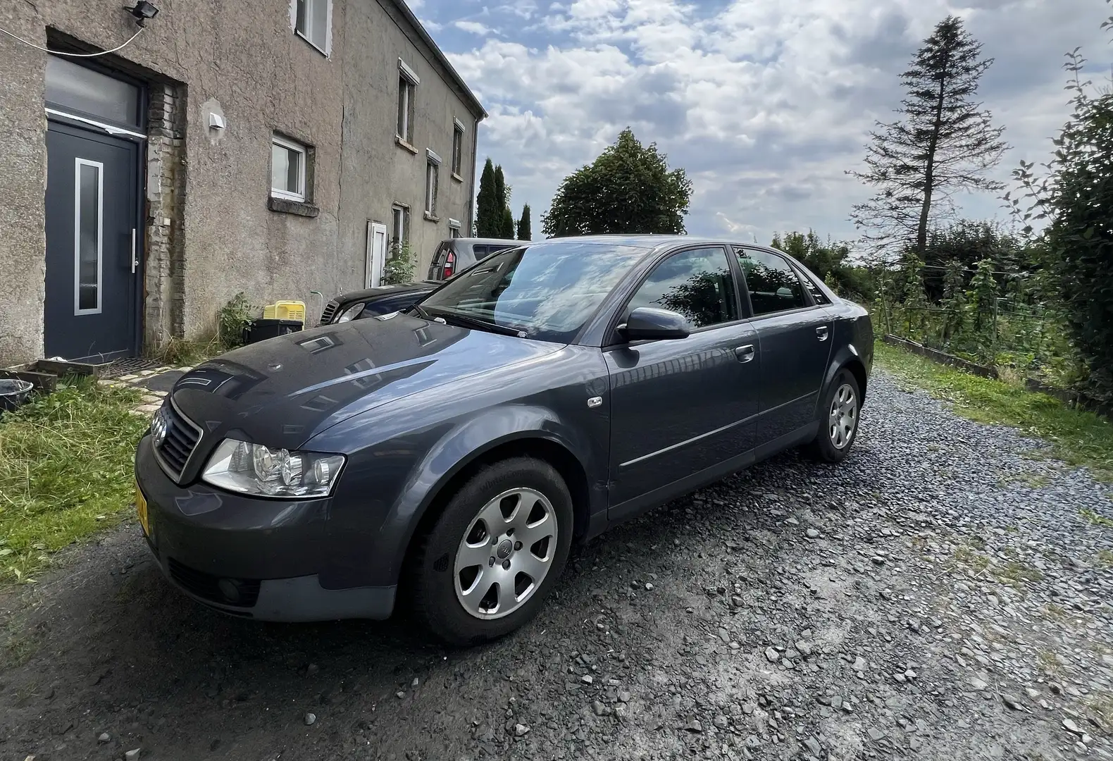 Audi A4 2.0 - 1
