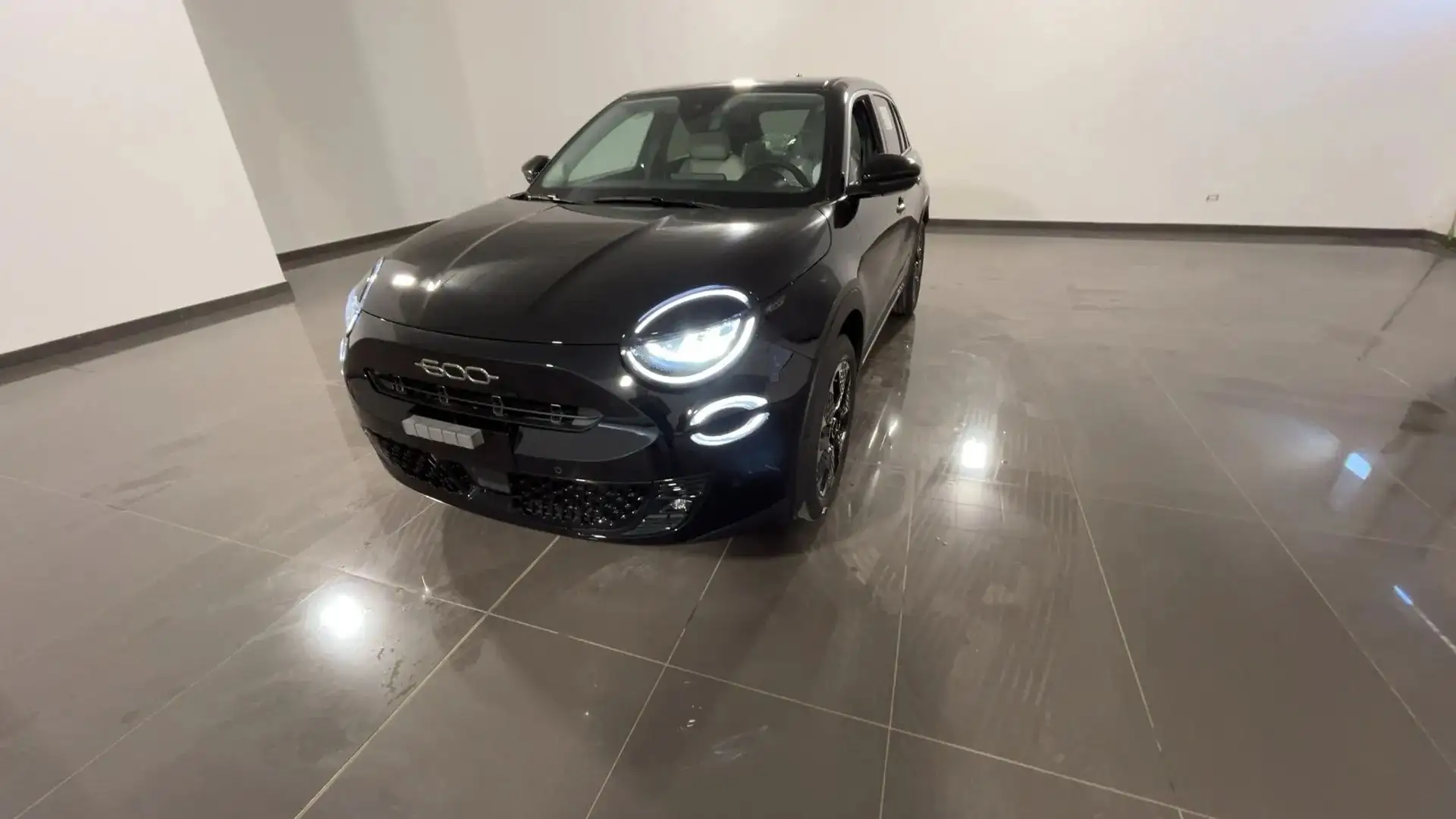 Fiat 600 600 1.2 hybrid La Prima 100cv auto Schwarz - 1