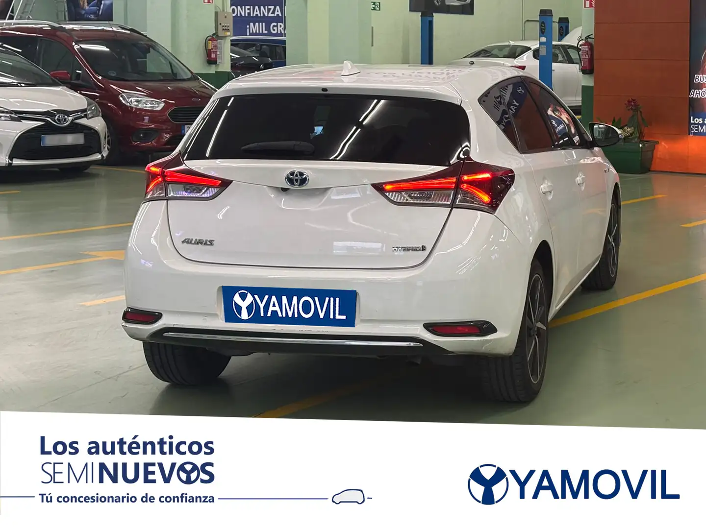 Toyota Auris hybrid 140H Feel! Edition Blanc - 2