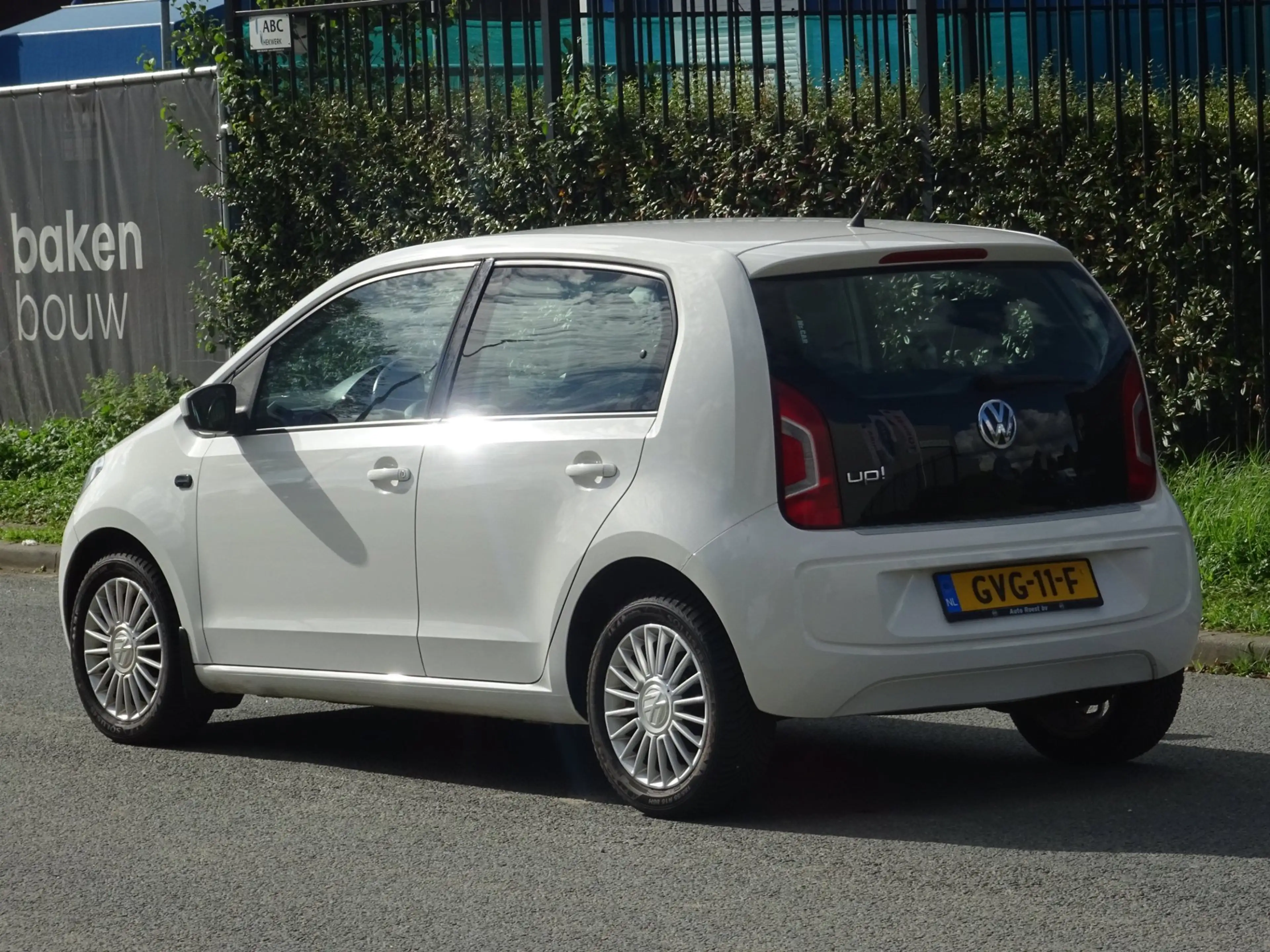 Volkswagen up! 1.0 high up! BlueMotion 5DRS LEER/NAVI/AC/APK — photo 2