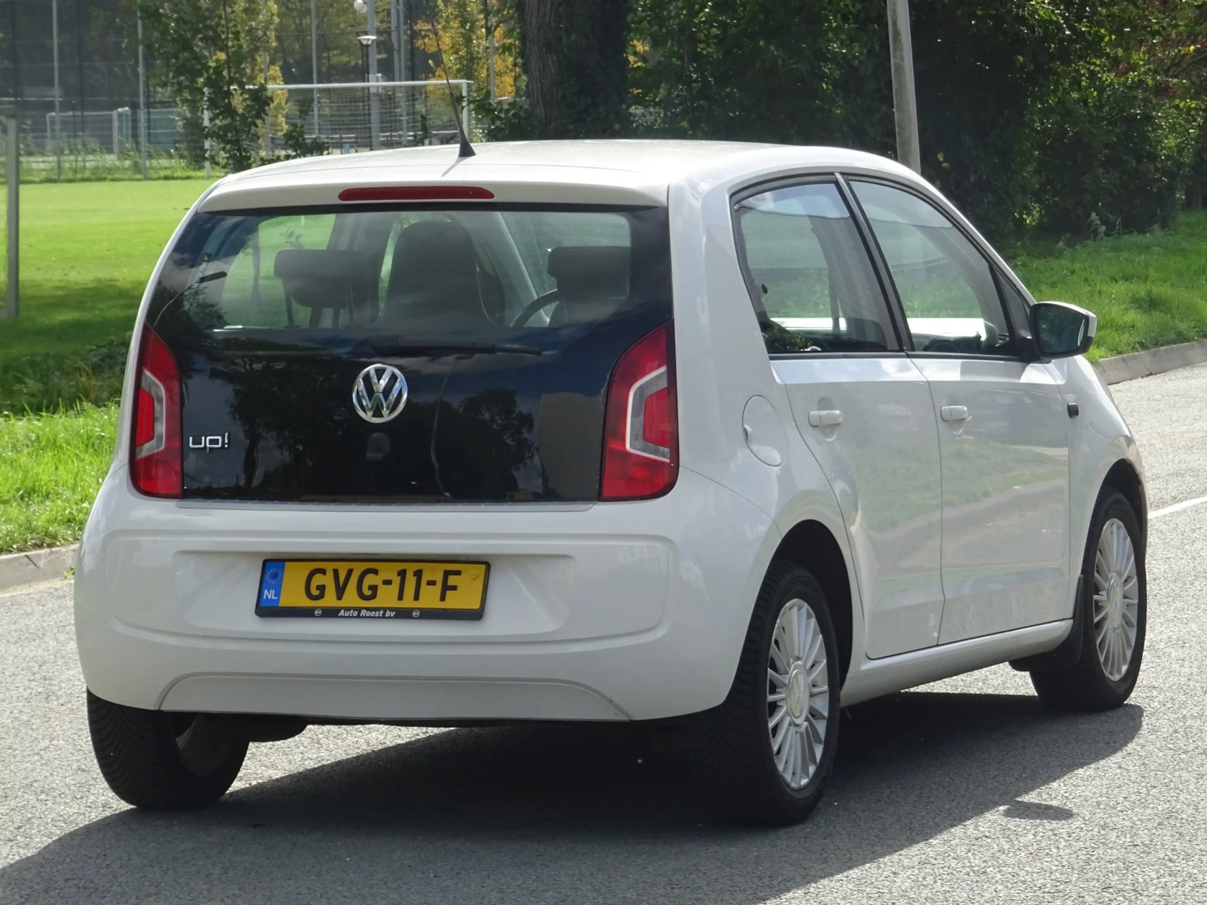 Volkswagen up! 1.0 high up! BlueMotion 5DRS LEER/NAVI/AC/APK — photo 3