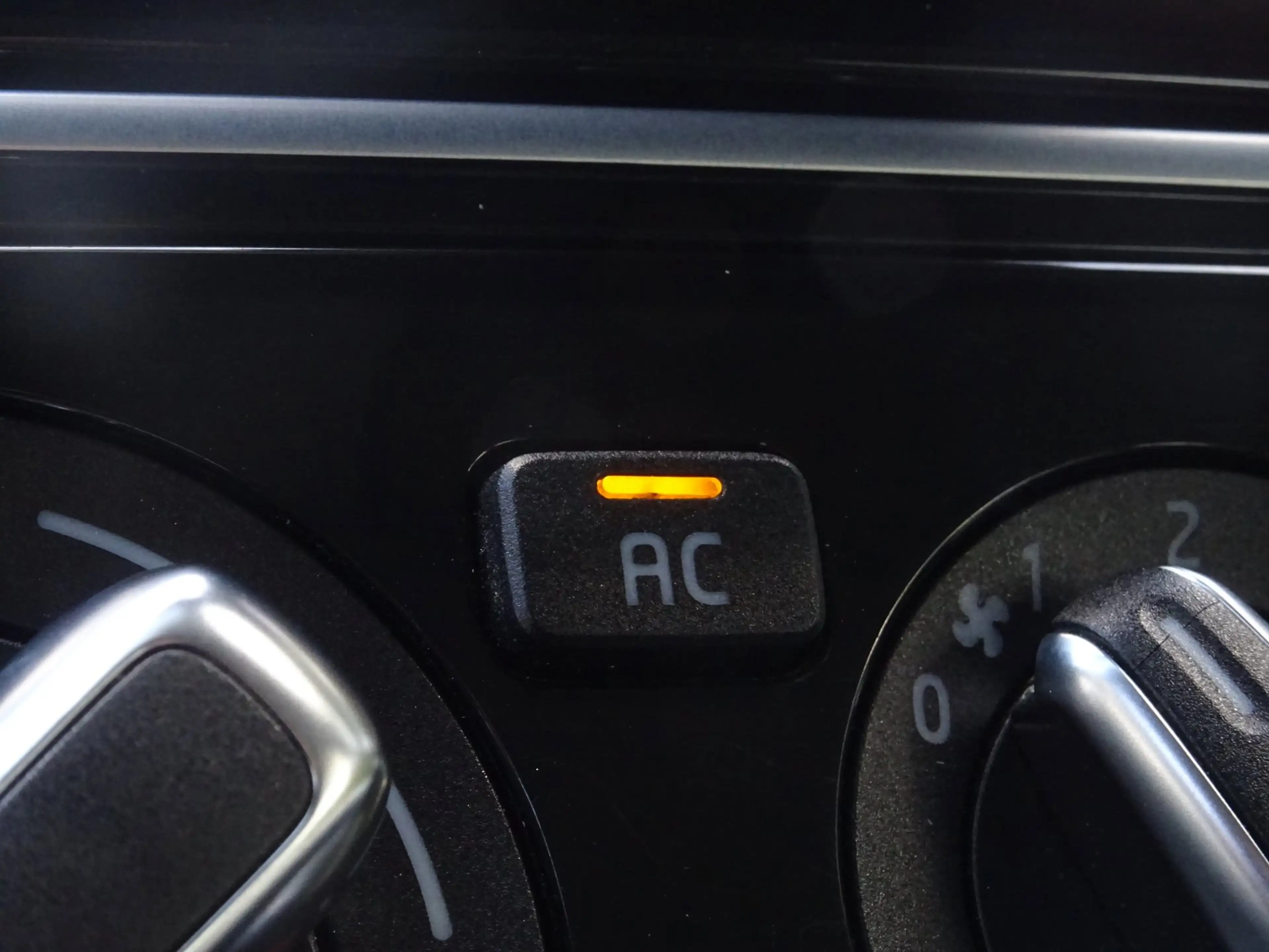 Volkswagen up! 1.0 high up! BlueMotion 5DRS LEER/NAVI/AC/APK — photo 15