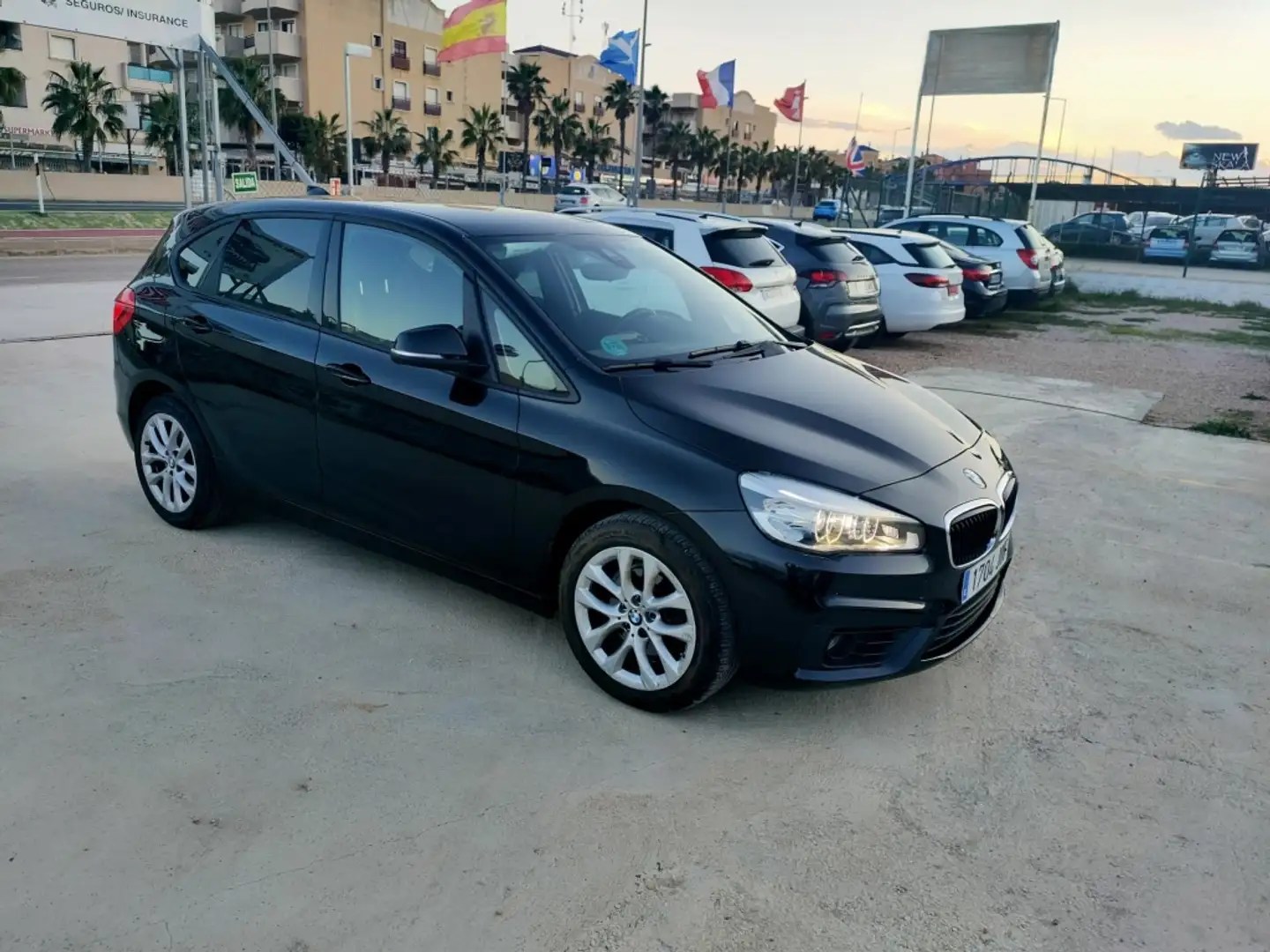 BMW 218 218dA Active Tourer Negro - 2