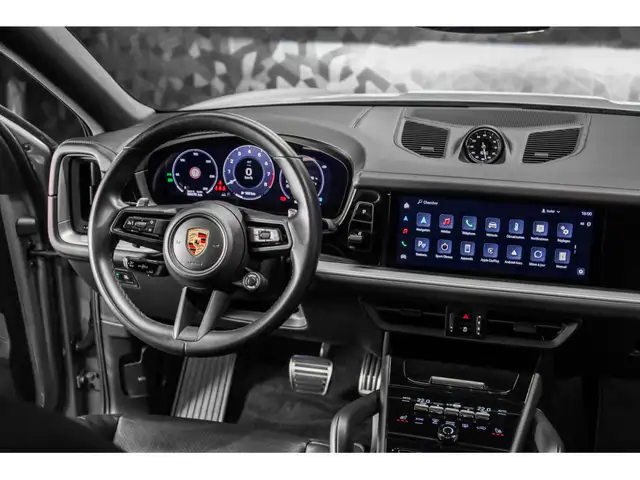 Porsche Cayenne view 8
