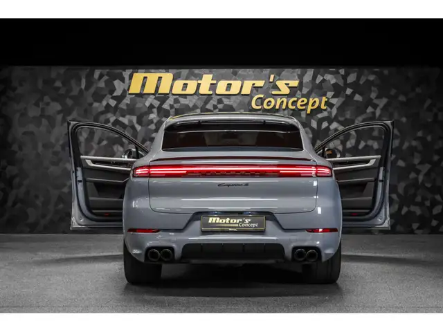 Porsche Cayenne view 5