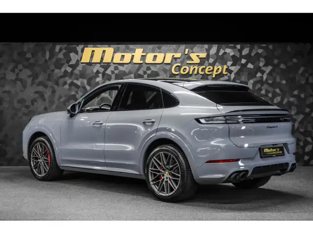 Porsche Cayenne view 7