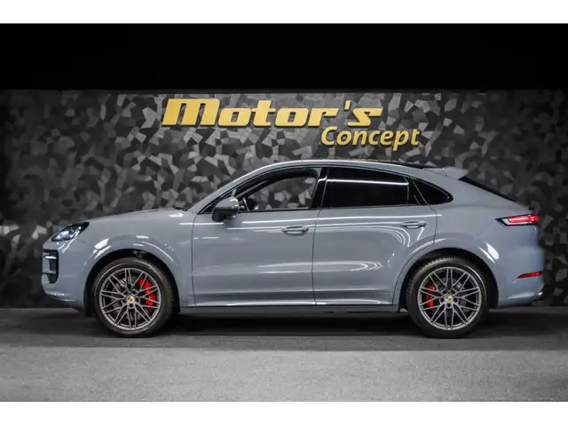 Porsche Cayenne view 2