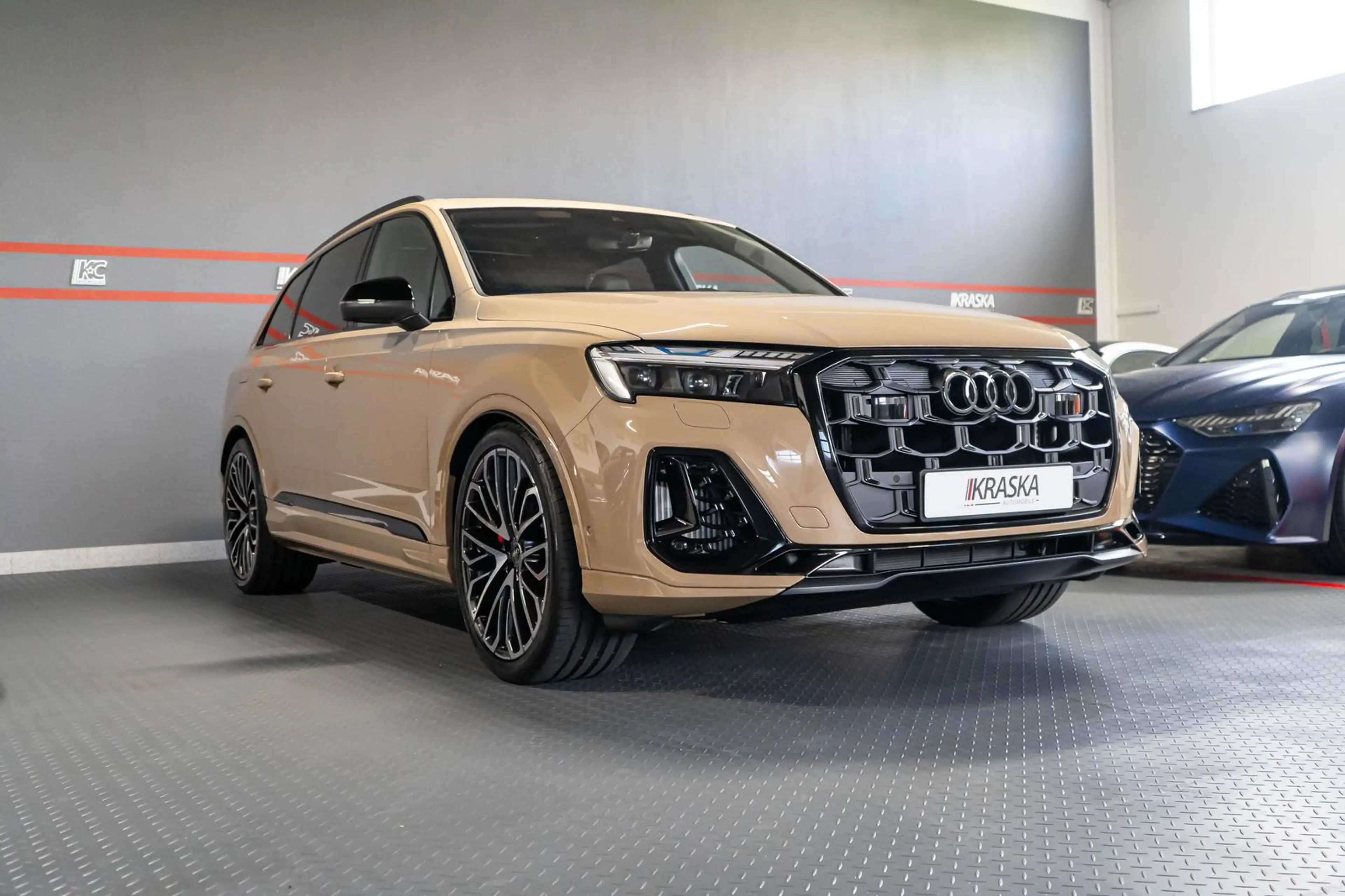 Audi SQ7 4.0 TFSI quattro AHK PANO B&O STHZ Facelift — photo 6
