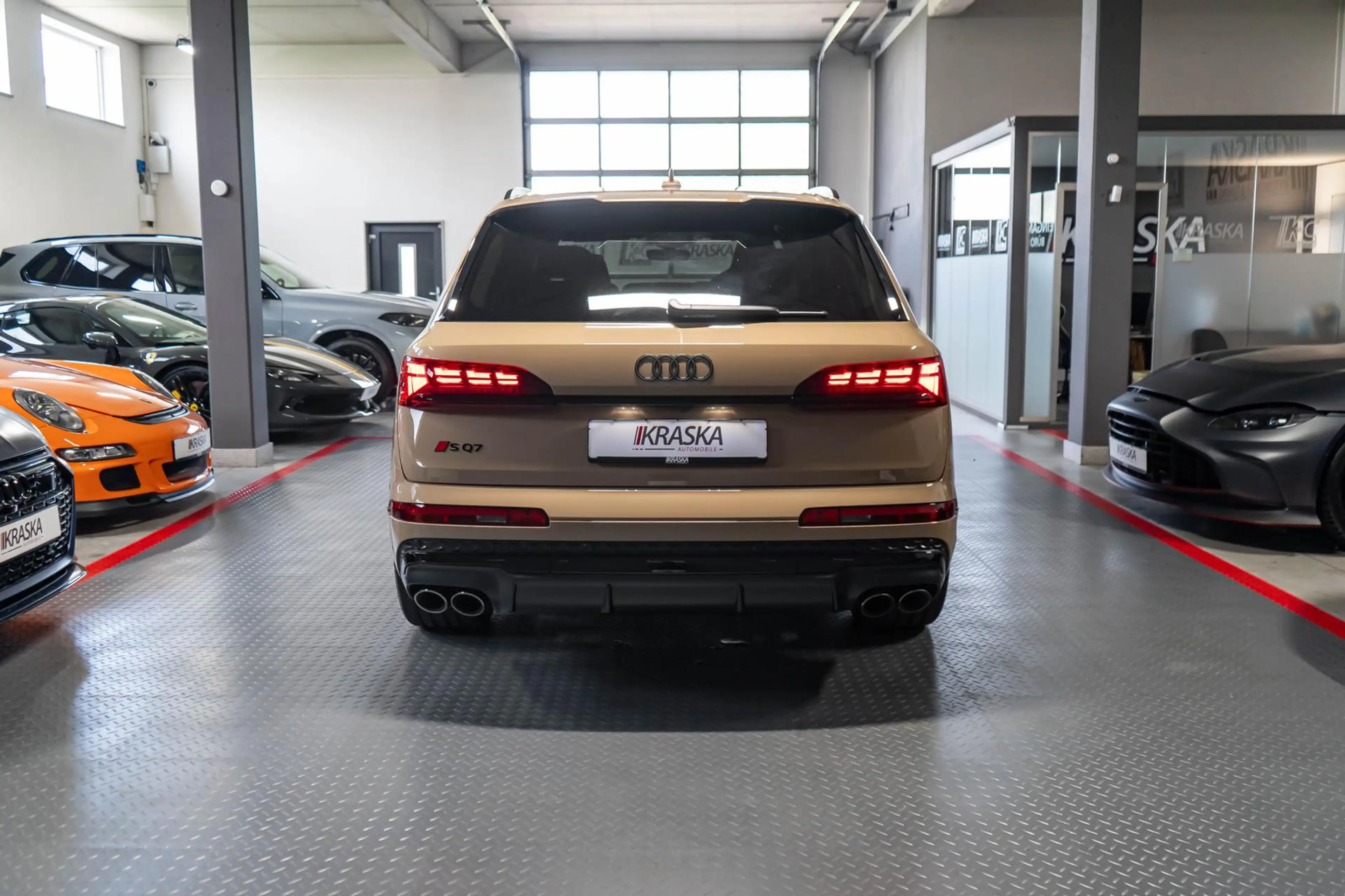 Audi SQ7 4.0 TFSI quattro AHK PANO B&O STHZ Facelift — photo 9