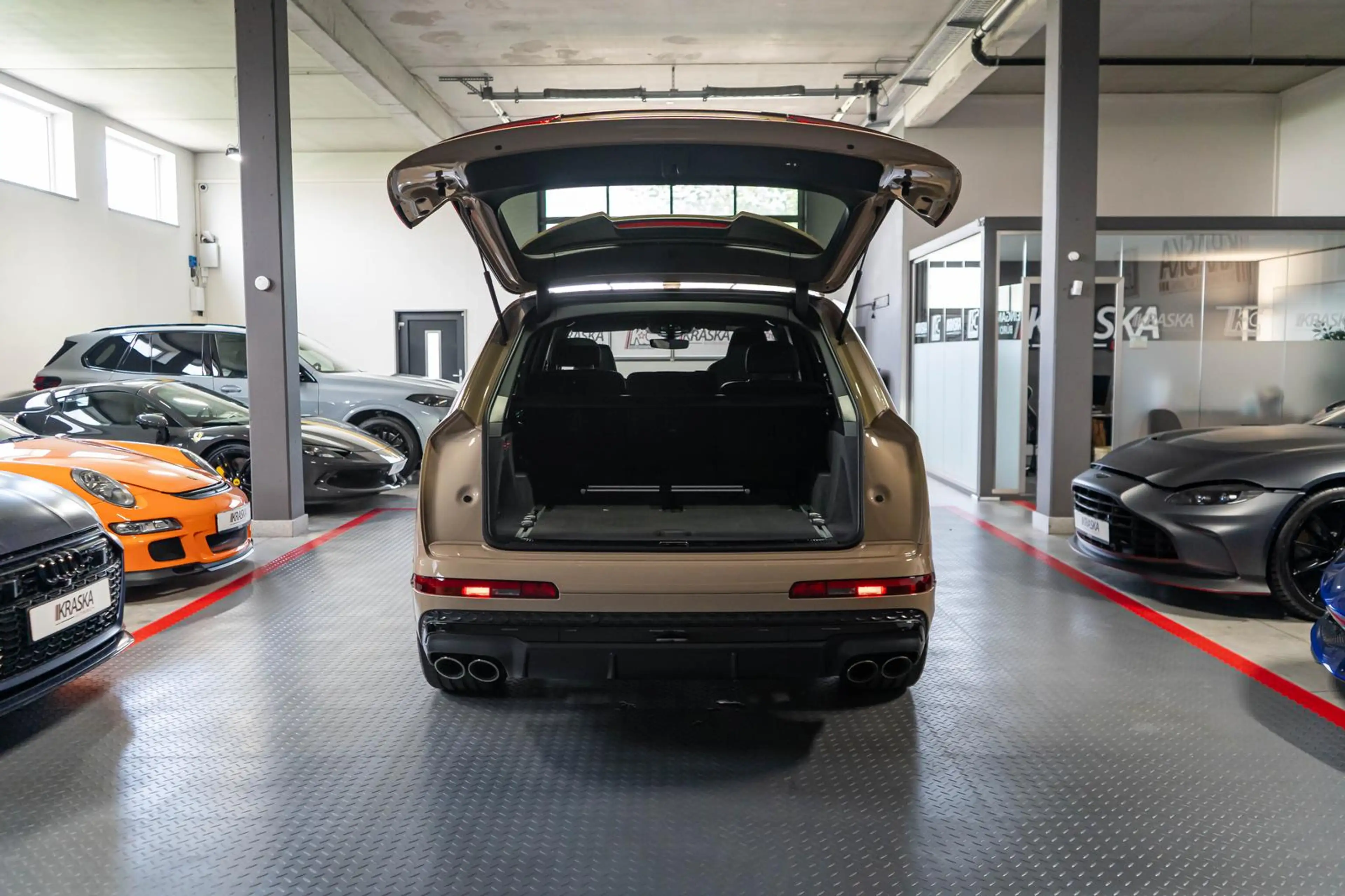 Audi SQ7 4.0 TFSI quattro AHK PANO B&O STHZ Facelift — photo 11