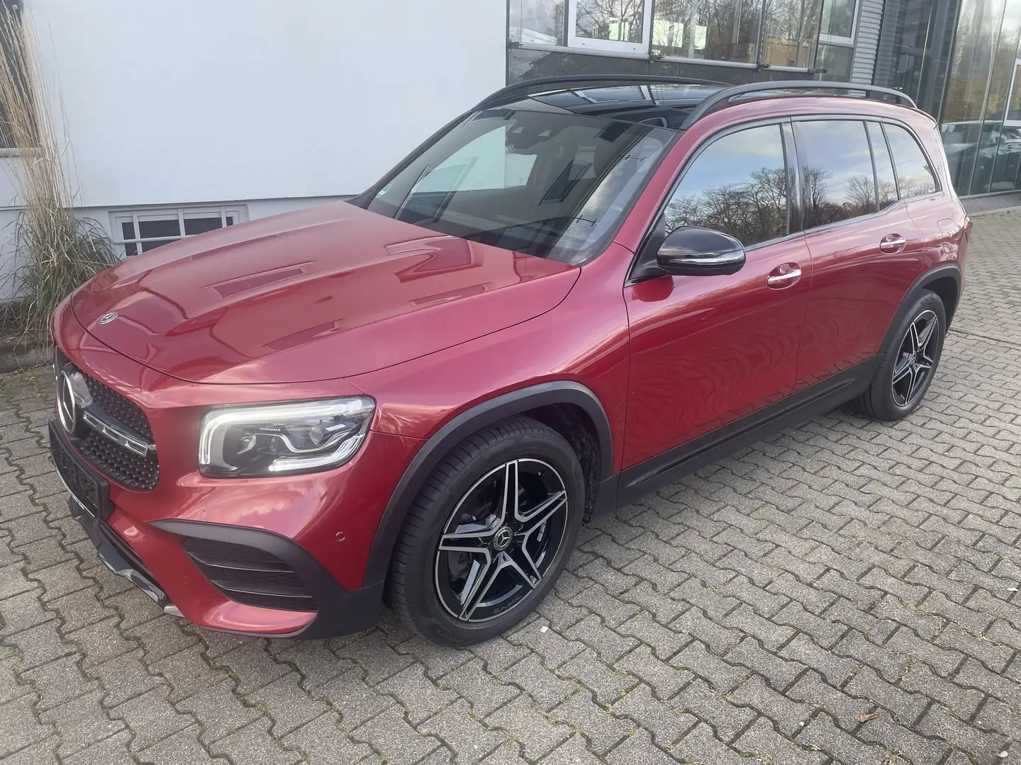 Mercedes-Benz GLB 220 d 4M AMG NIGHT*Pano*Dist*MULTIBEAM*Kamera Rot - 1