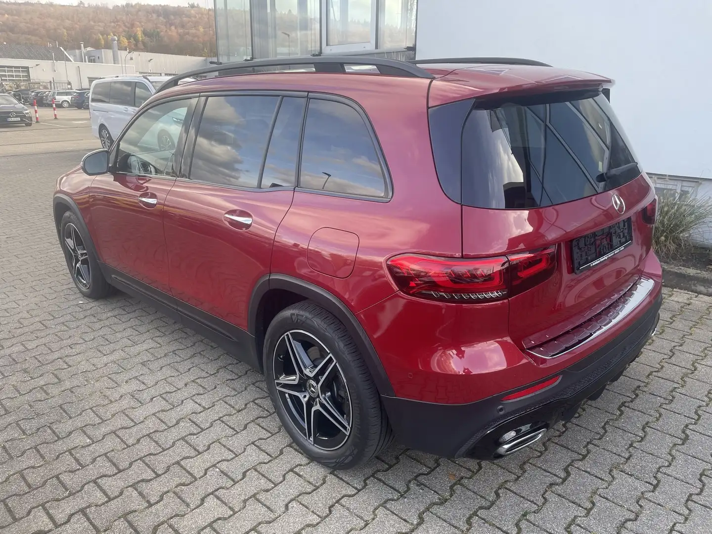Mercedes-Benz GLB 220 d 4M AMG NIGHT*Pano*Dist*MULTIBEAM*Kamera Rot - 2