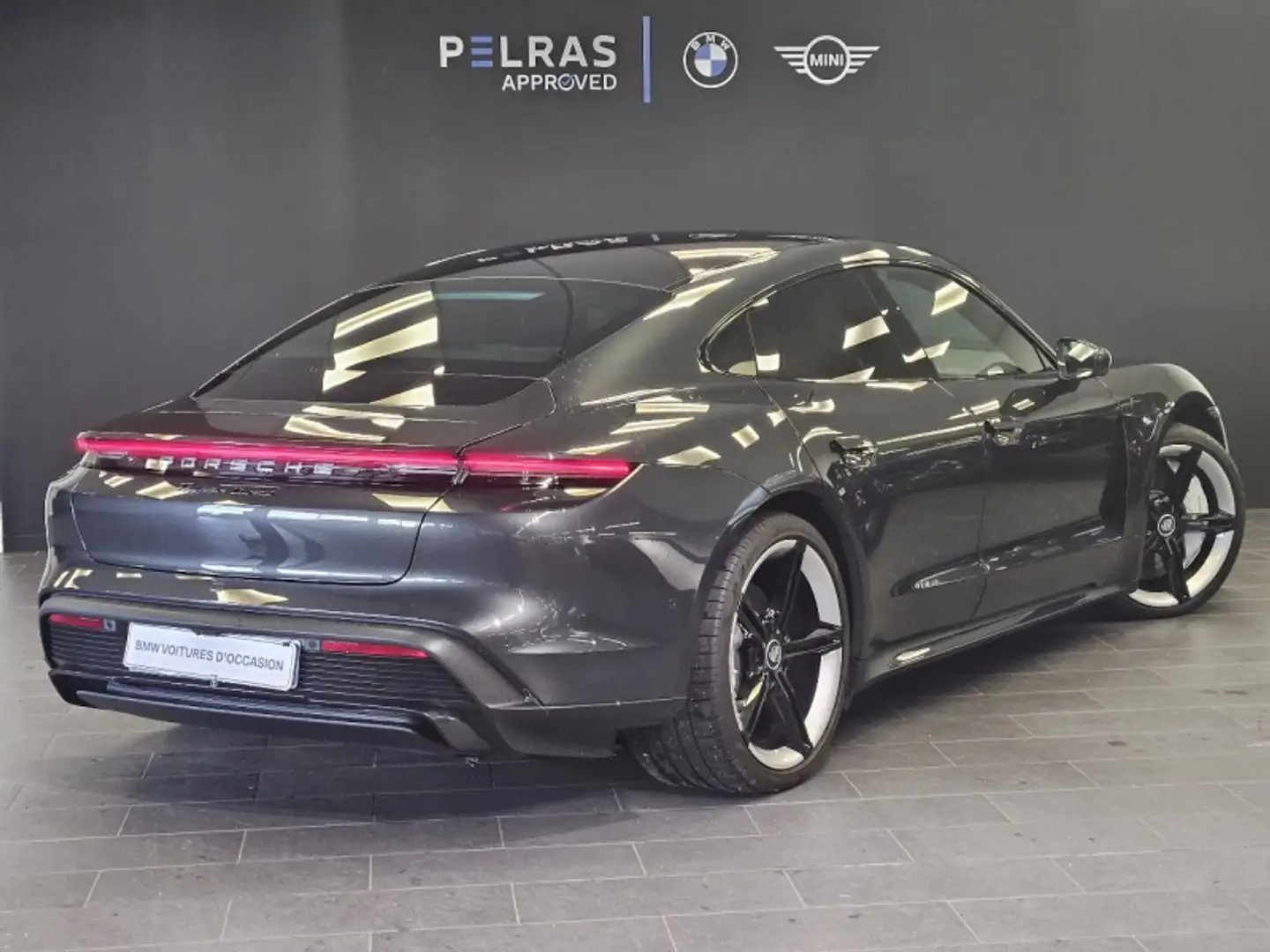 Porsche Taycan 680ch Turbo MY21 Gris - 2
