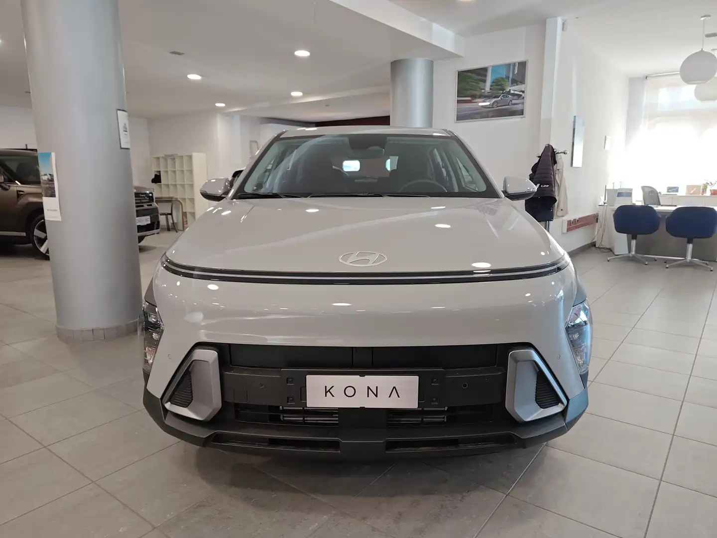 Hyundai KONA MY25 1.0 T-GDI MT 100CV XTech CON ROTTAMAZIONE Grau - 2