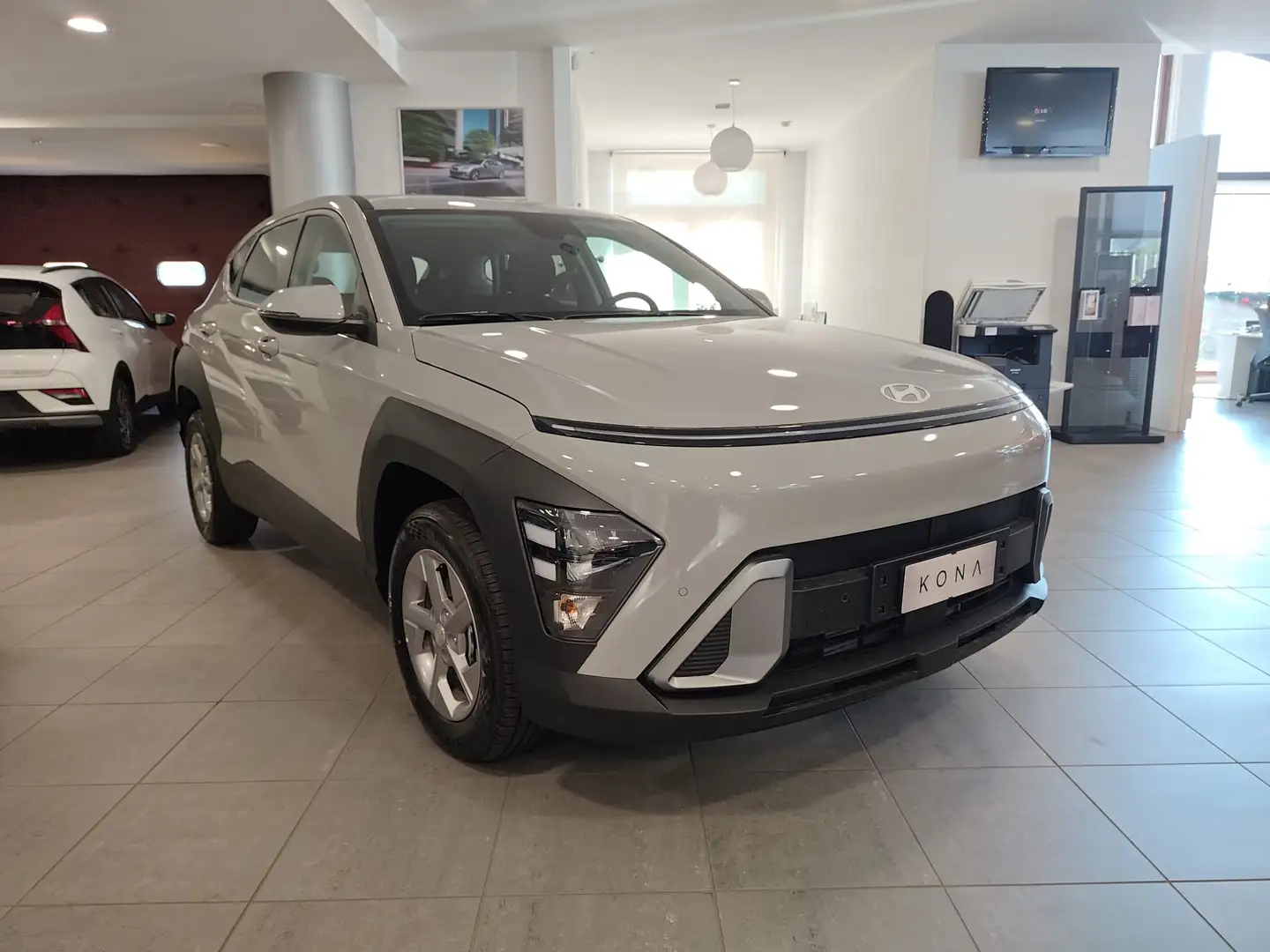 Hyundai KONA MY25 1.0 T-GDI MT 100CV XTech CON ROTTAMAZIONE Grau - 1