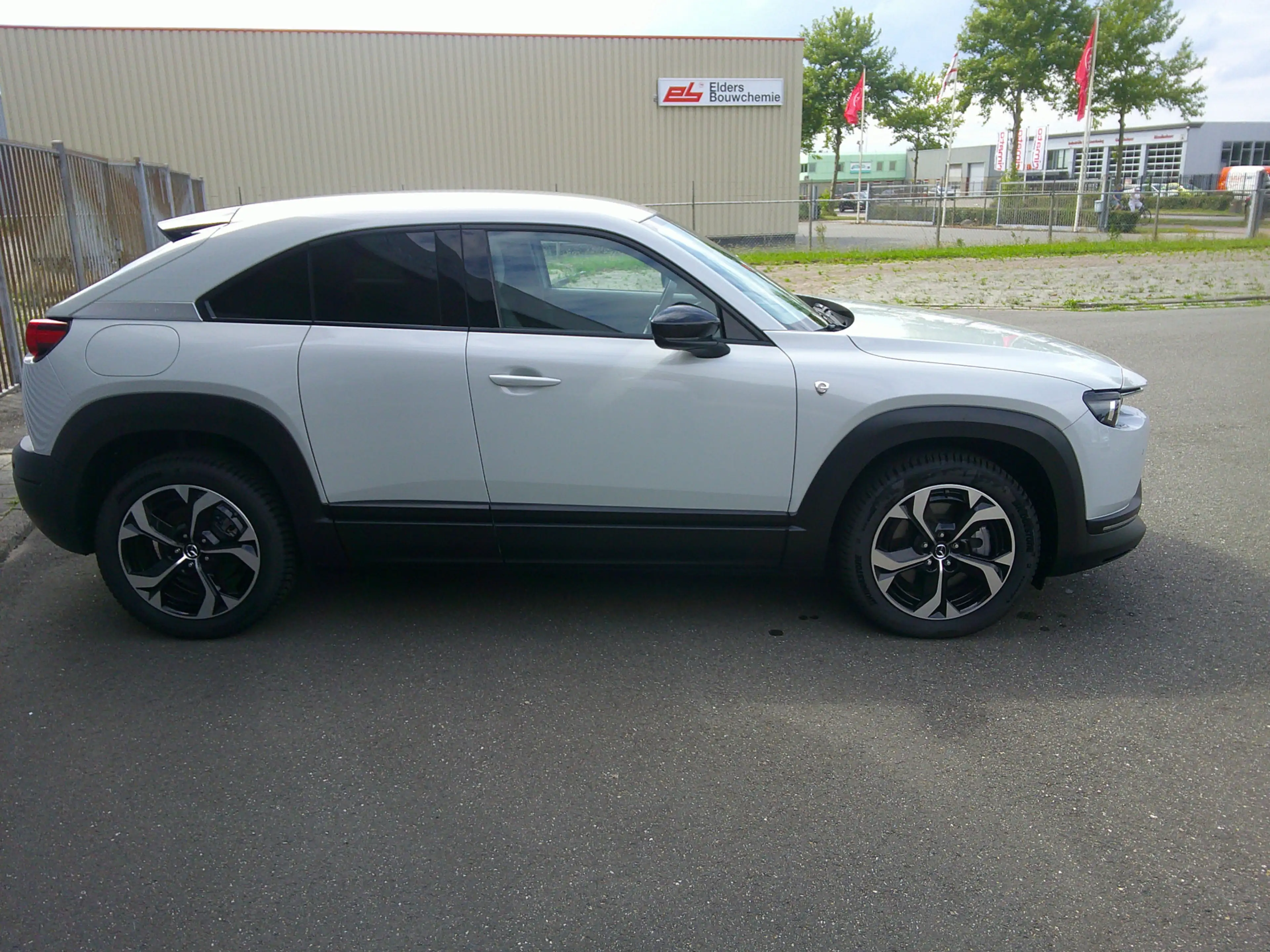 Mazda MX-30 e-SkyActiv R-EV 170 Advantage Hybride Staat in Hoo — photo 3