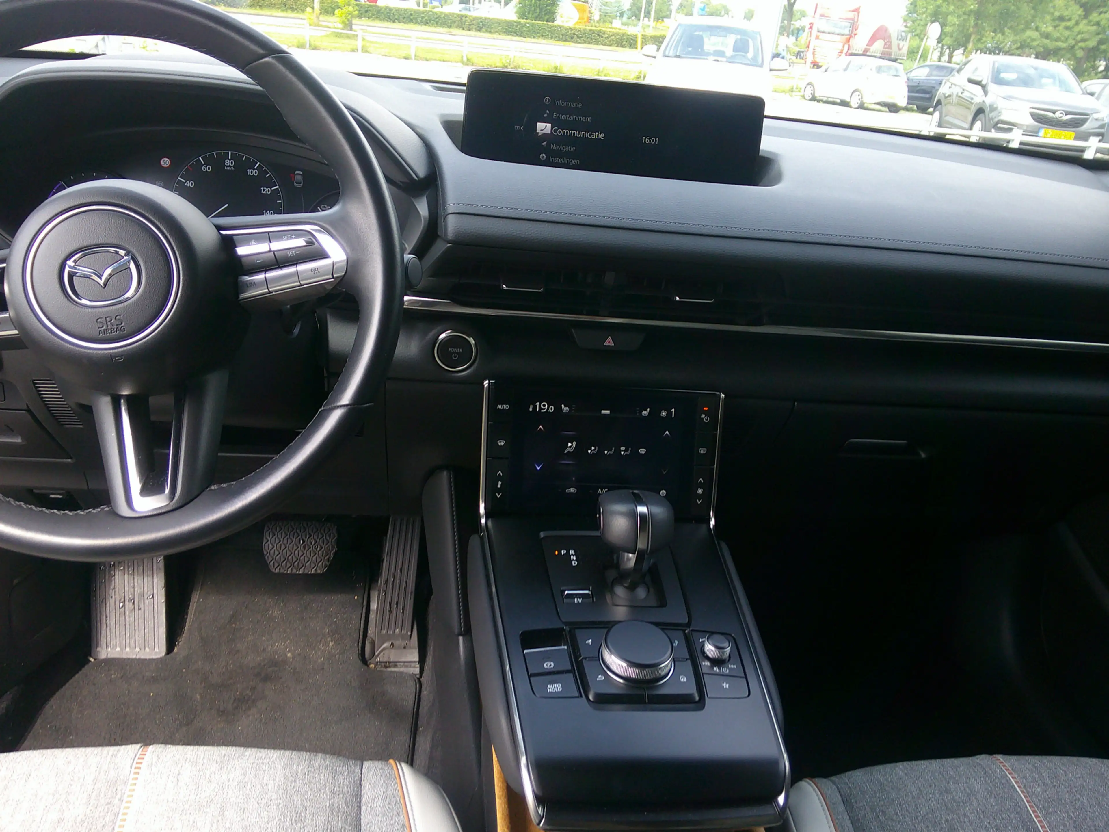 Mazda MX-30 e-SkyActiv R-EV 170 Advantage Hybride Staat in Hoo — photo 11