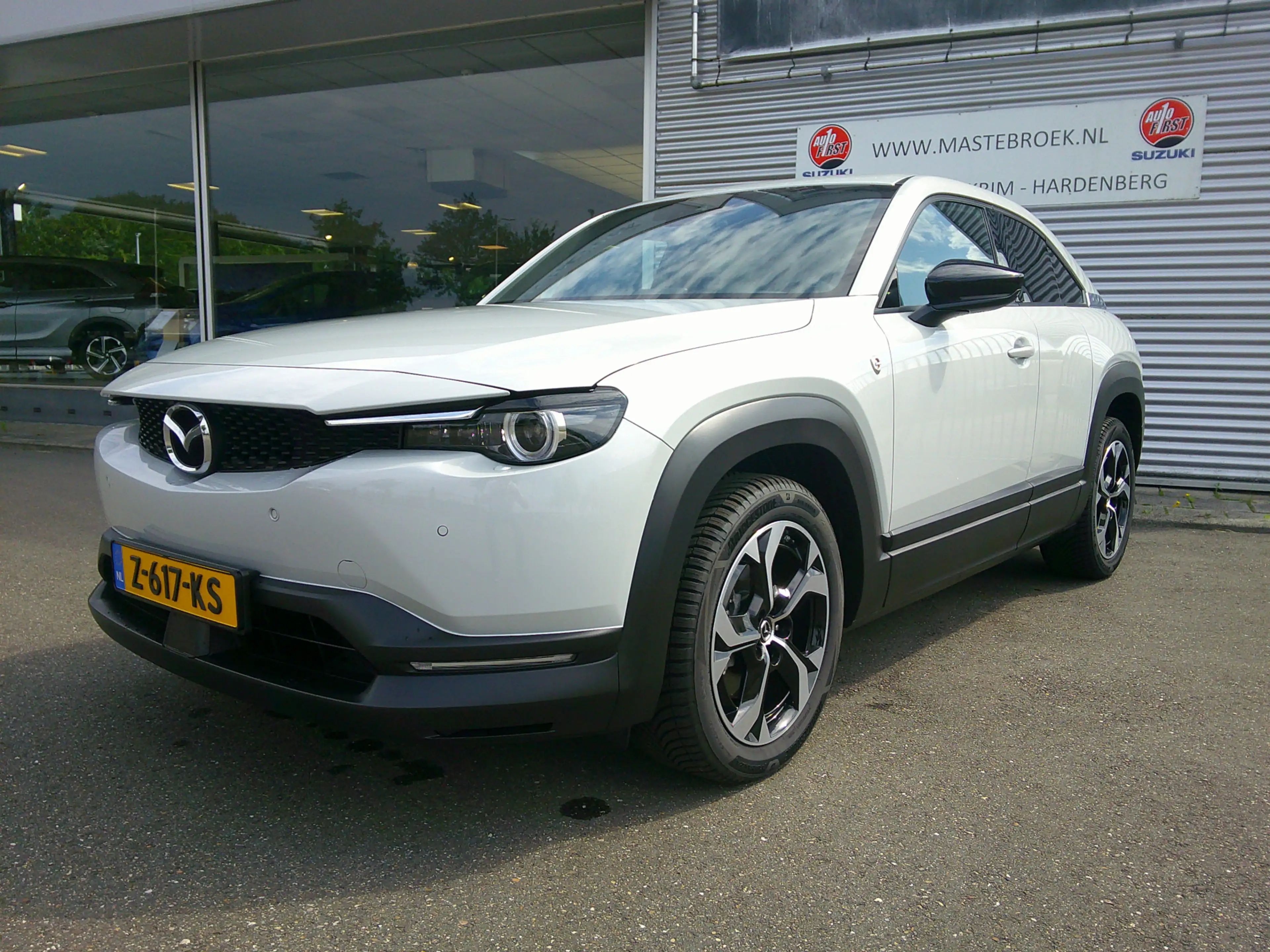 Mazda MX-30 e-SkyActiv R-EV 170 Advantage Hybride Staat in Hoo — photo 8
