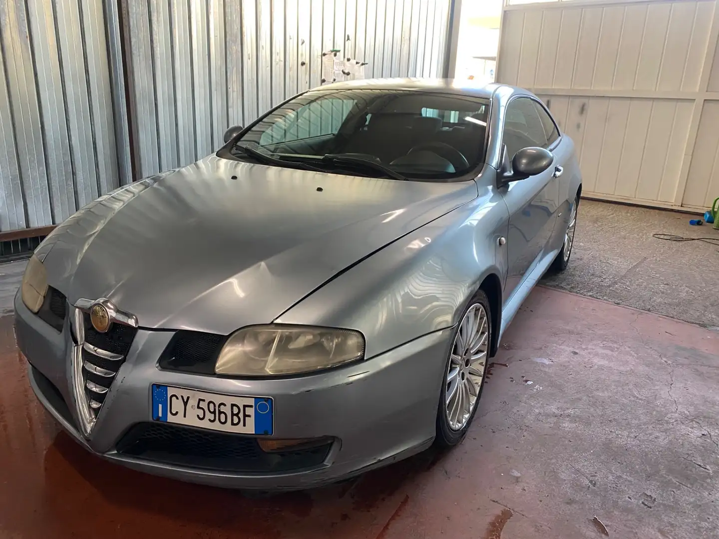Alfa Romeo GT 1.9 MJT 16V Luxury Gris - 1