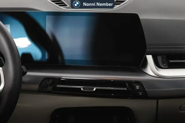 BMW X1 view 11