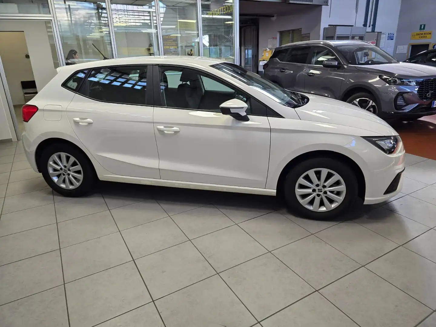 SEAT Ibiza Ibiza V 2017 1.0 mpi Style 80cv Wit - 2