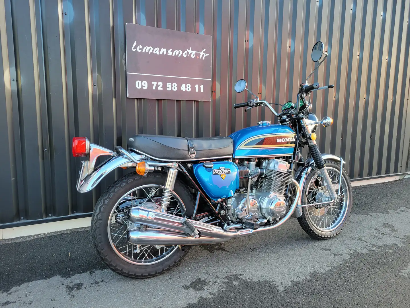 Honda CB 750 Modrá - 2