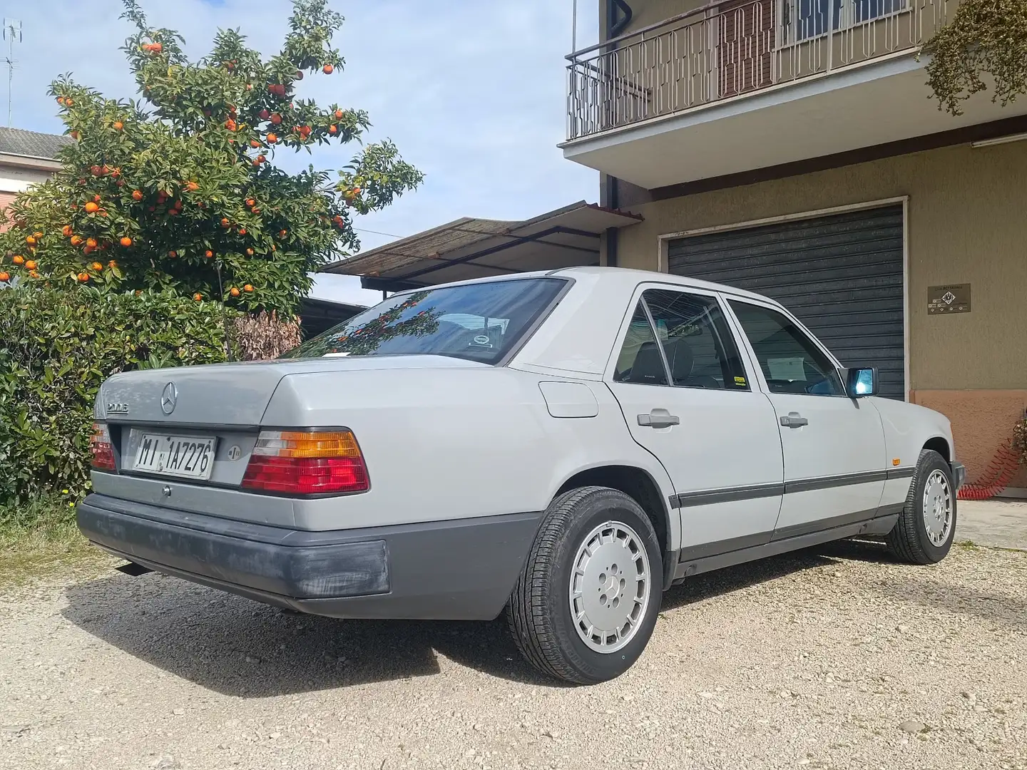 Mercedes-Benz E 200 (124) Szary - 2