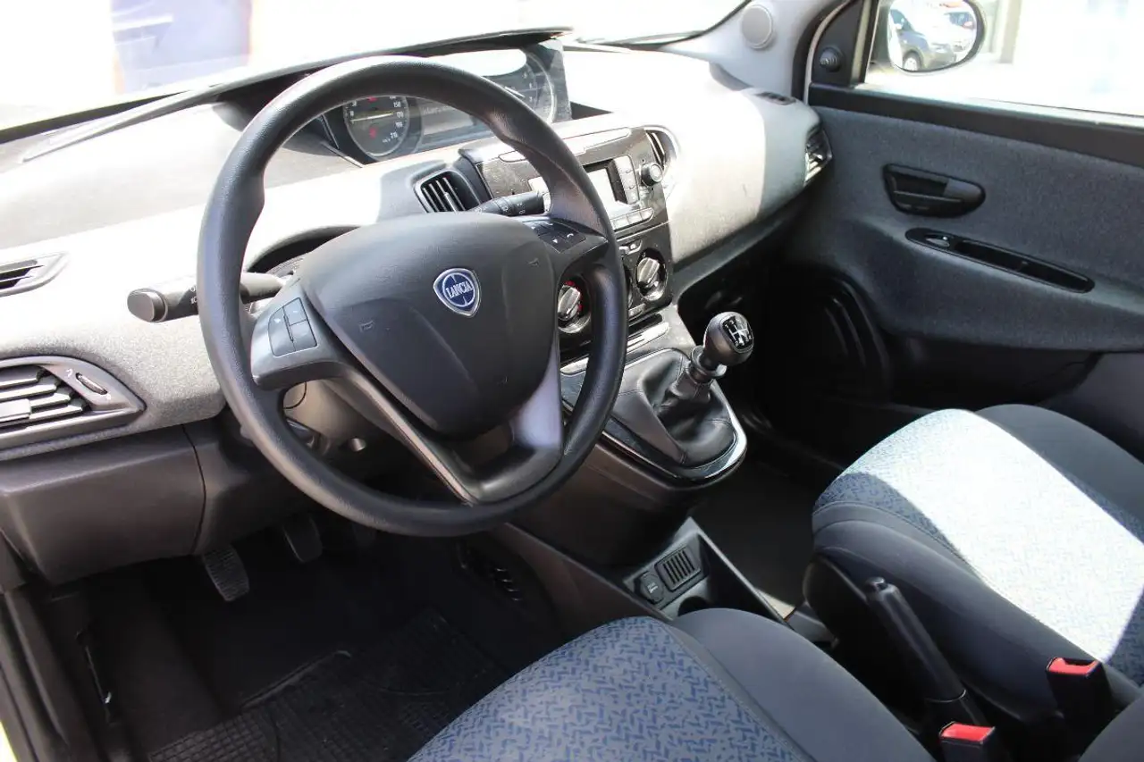 Lancia Ypsilon 2022 — фото 10