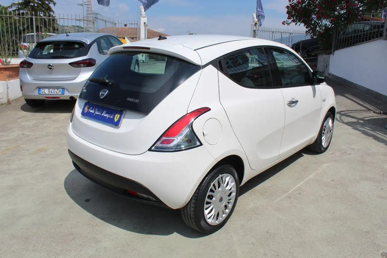 Lancia Ypsilon 2022