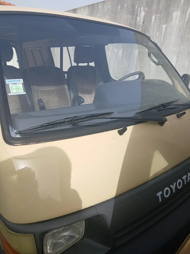 Toyota Hiace 2.4D - 2