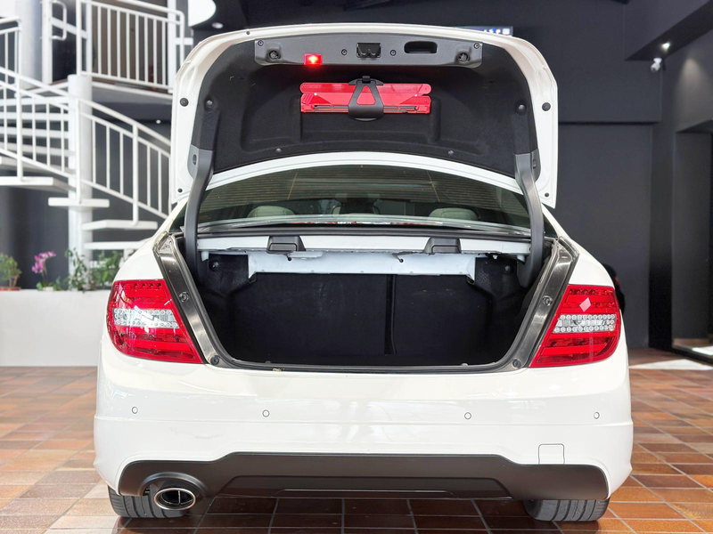 Mercedes-Benz C 220 2x AMG-LINE+AVANTGARDE PANO ILS-LED 1HAND — photo 7