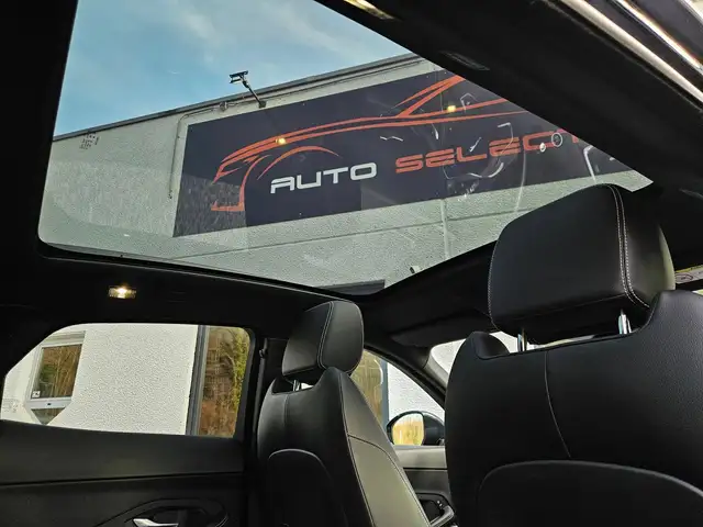 Jaguar E-Pace view 14