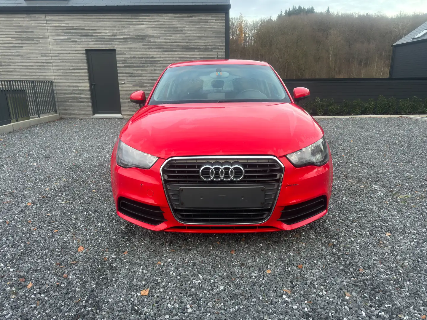Audi A1 A1 Sportback 1.6 TDi Navi Rouge - 2
