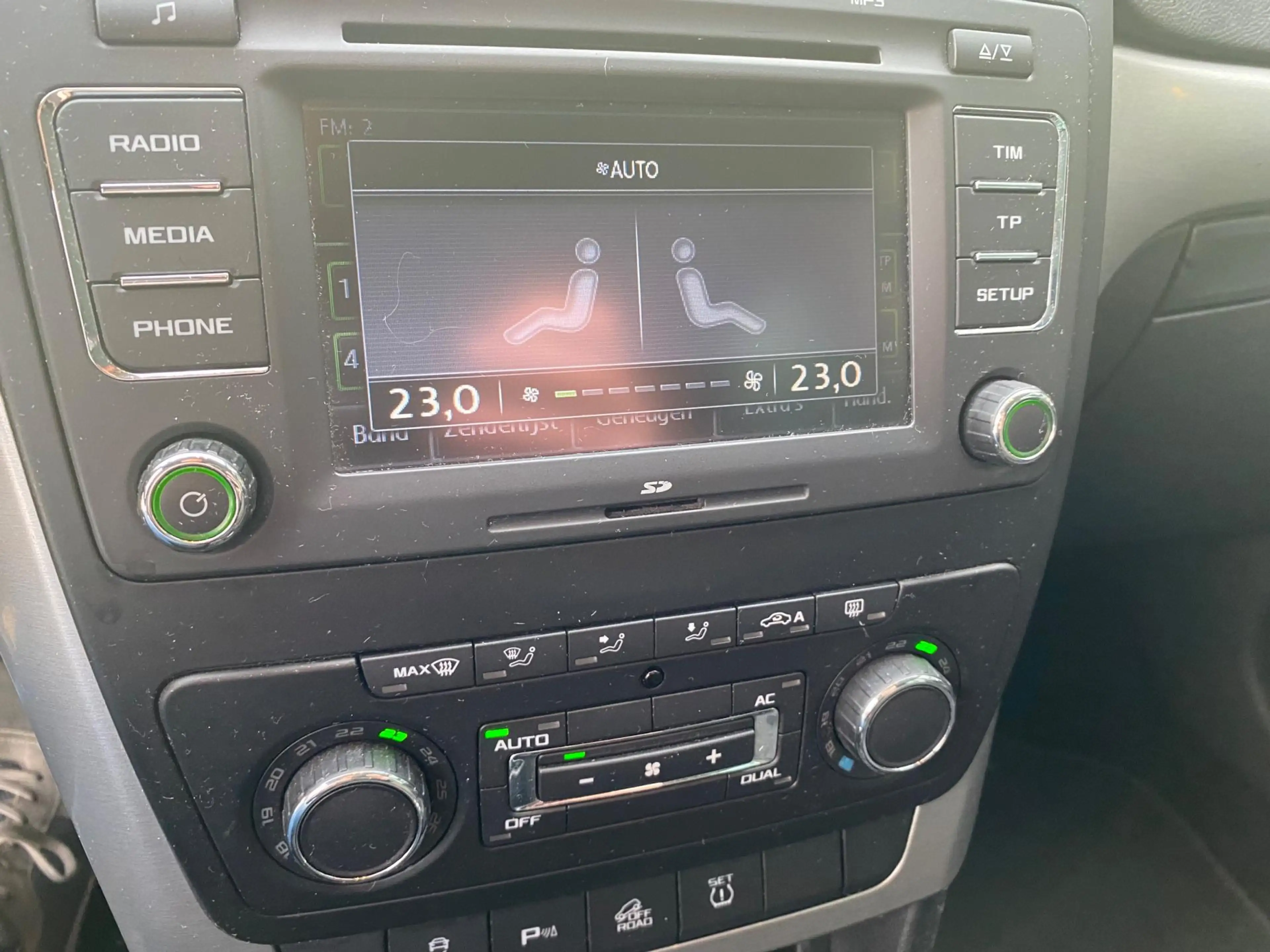 Skoda Yeti 1.8 TSI Elegance 4x4 — photo 17