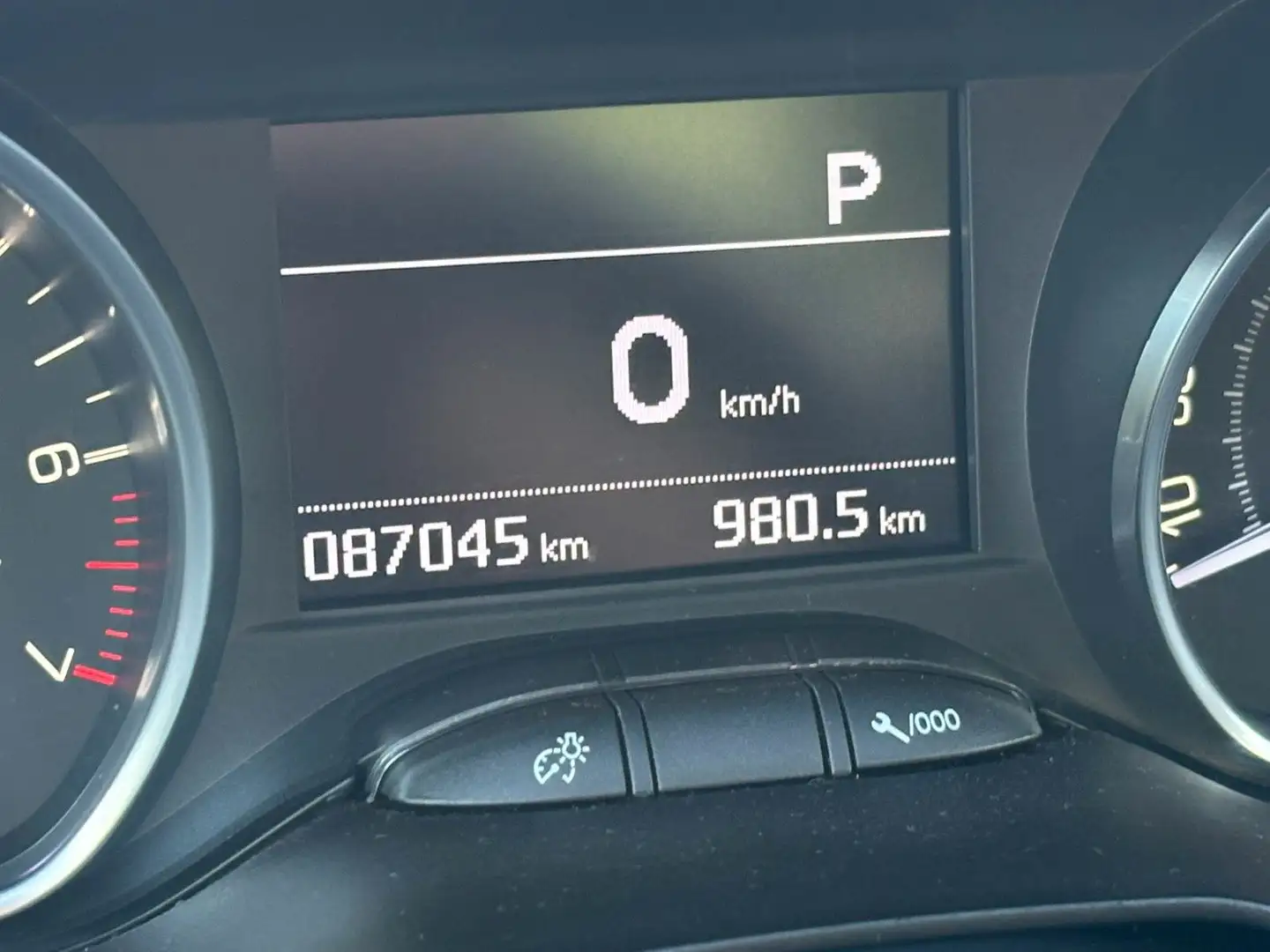 Peugeot 208 Allure PDC. Navi. BT. Klimaaut. Grau - 2