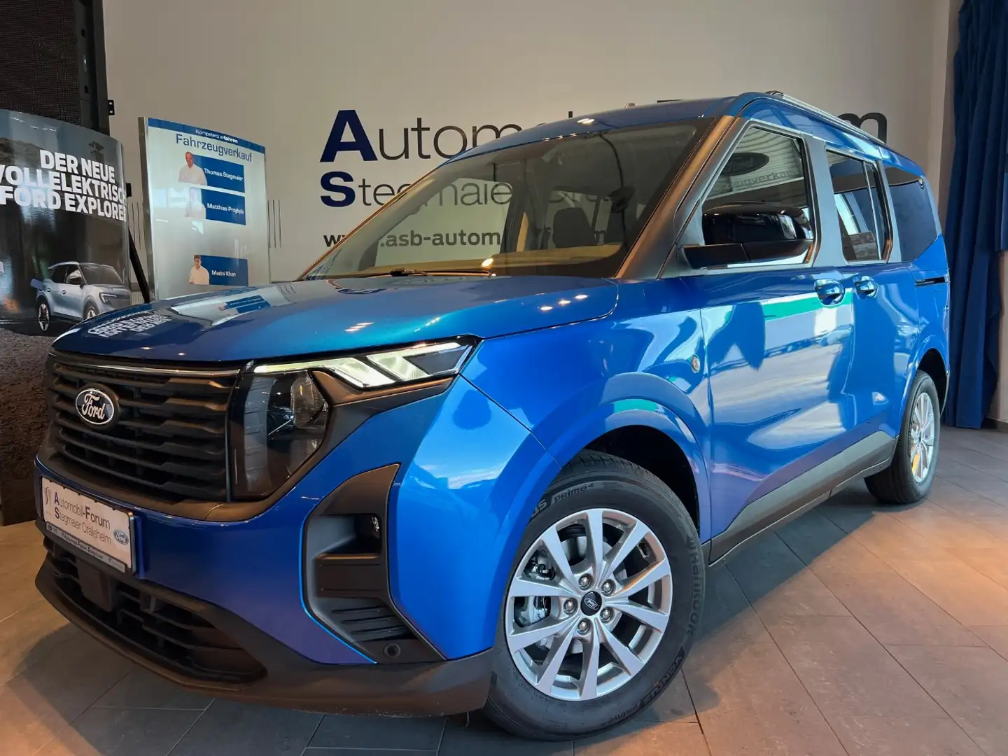 Ford Tourneo Courier 1.0 EcoBoost Titanium *ACC*NAVI*RFK* Blauw - 2