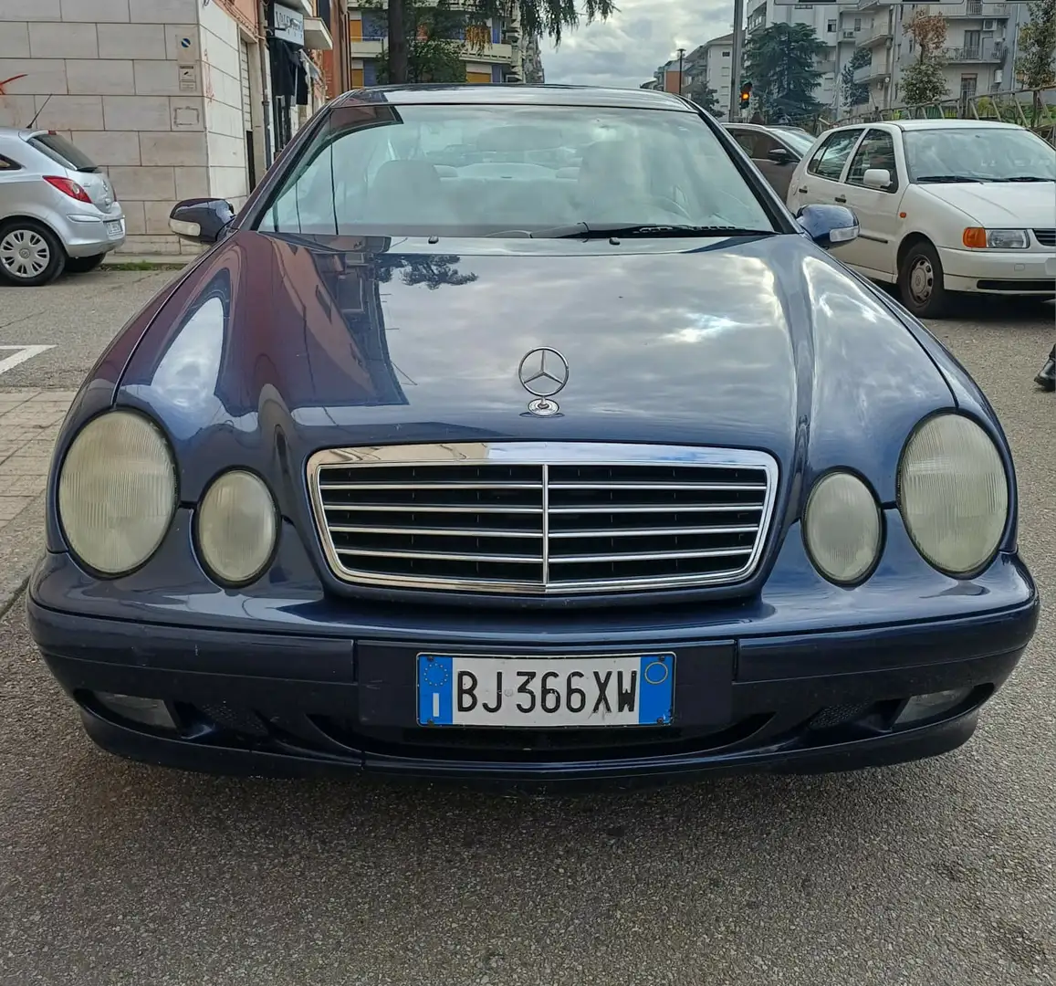 Mercedes-Benz 200 - 2