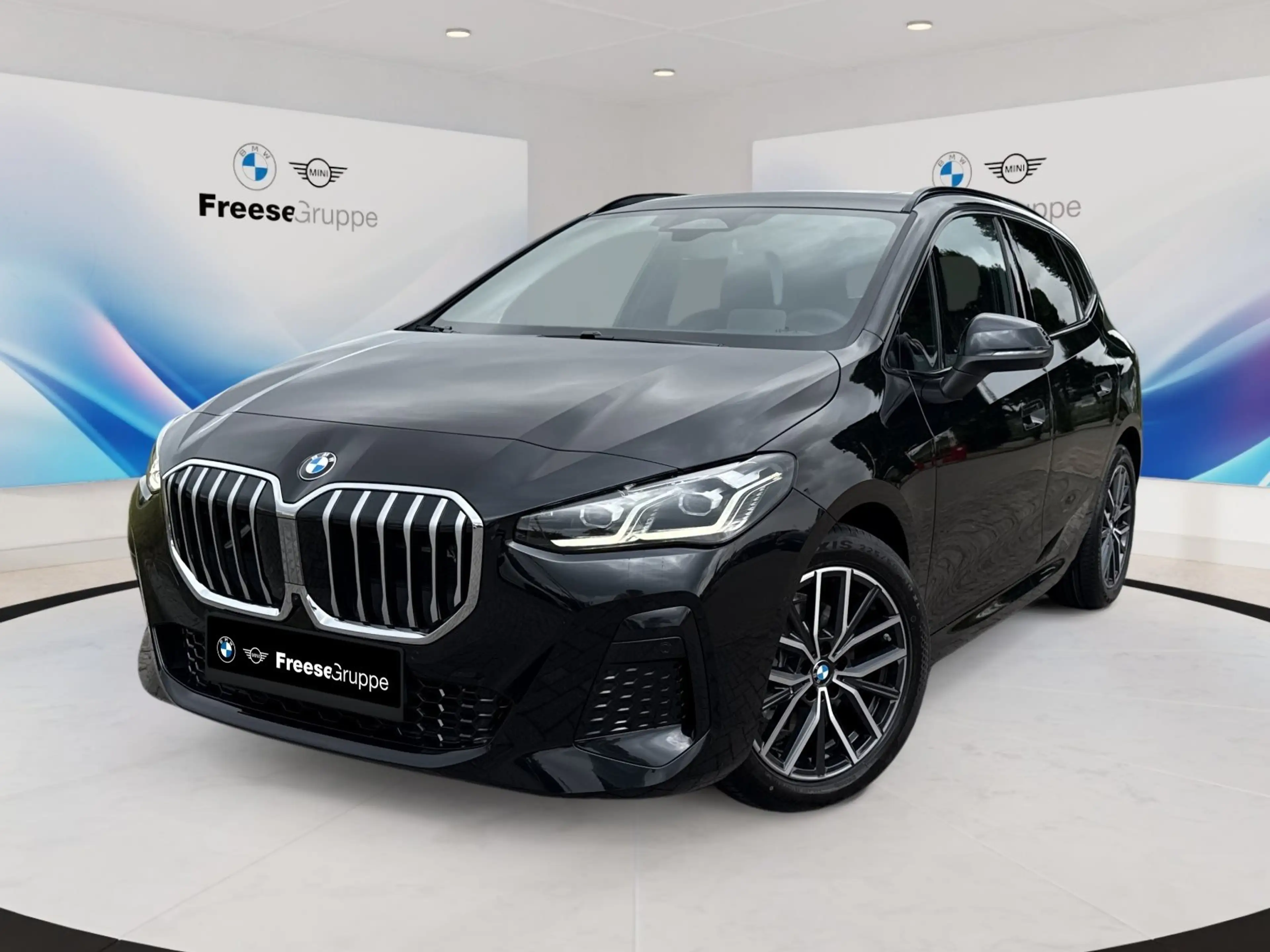 BMW 220 i AHK 360° HEAD-UP PANO RFK HIFI LENKRADHZ BT