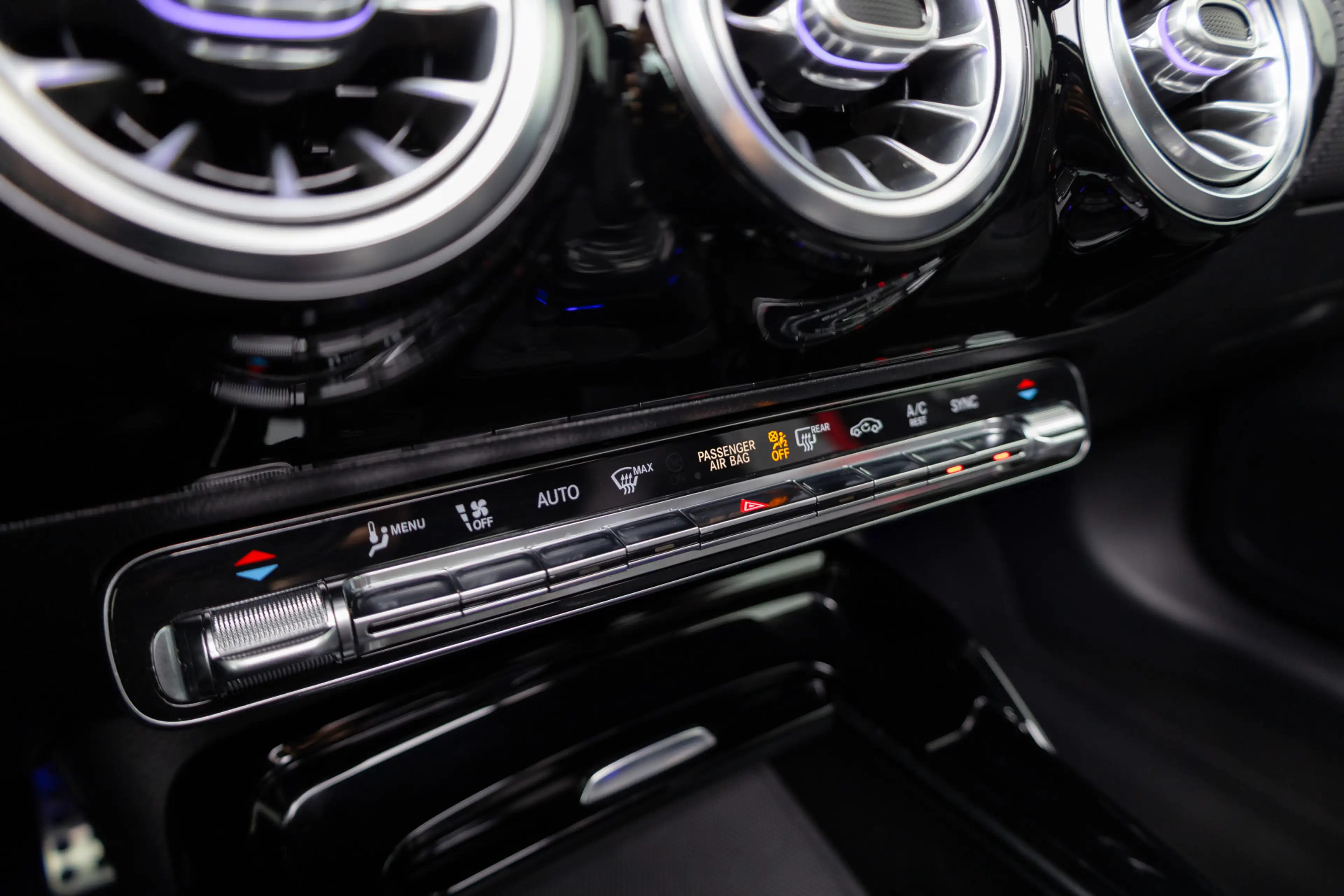 Mercedes-Benz A 35 AMG 4MATIC 306 pk Premium Plus AMG-Pakket / Mat-Grijs/ — photo 37