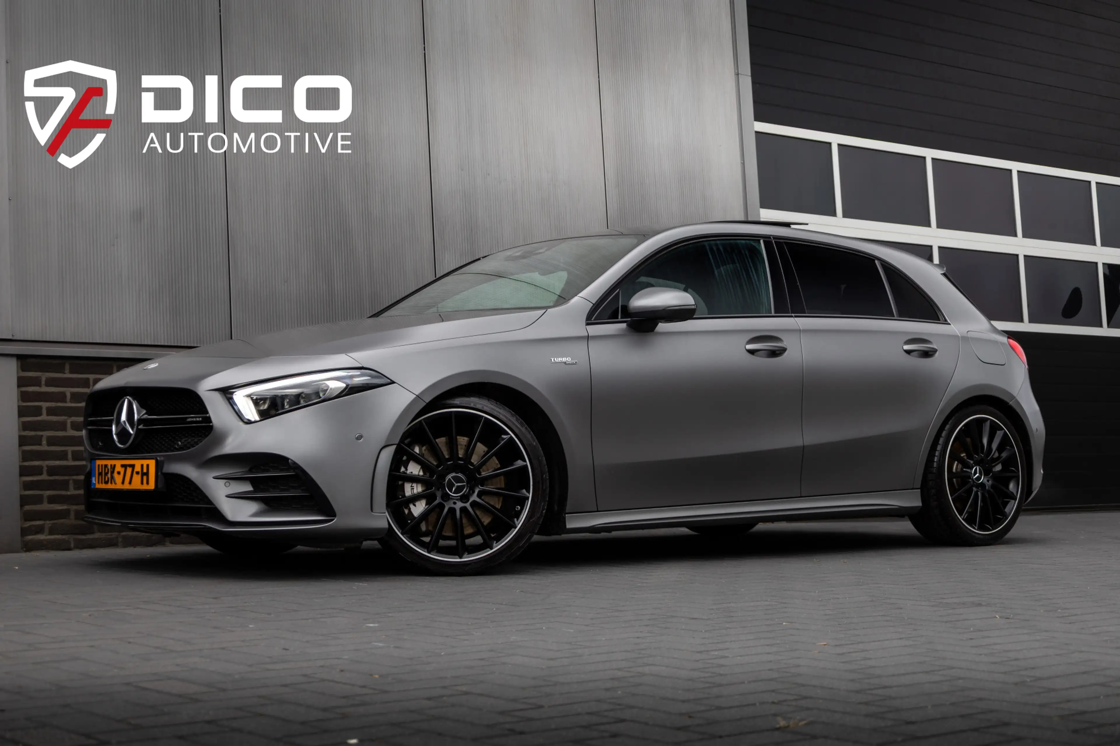 Mercedes-Benz A 35 AMG 4MATIC 306 pk Premium Plus AMG-Pakket / Mat-Grijs/