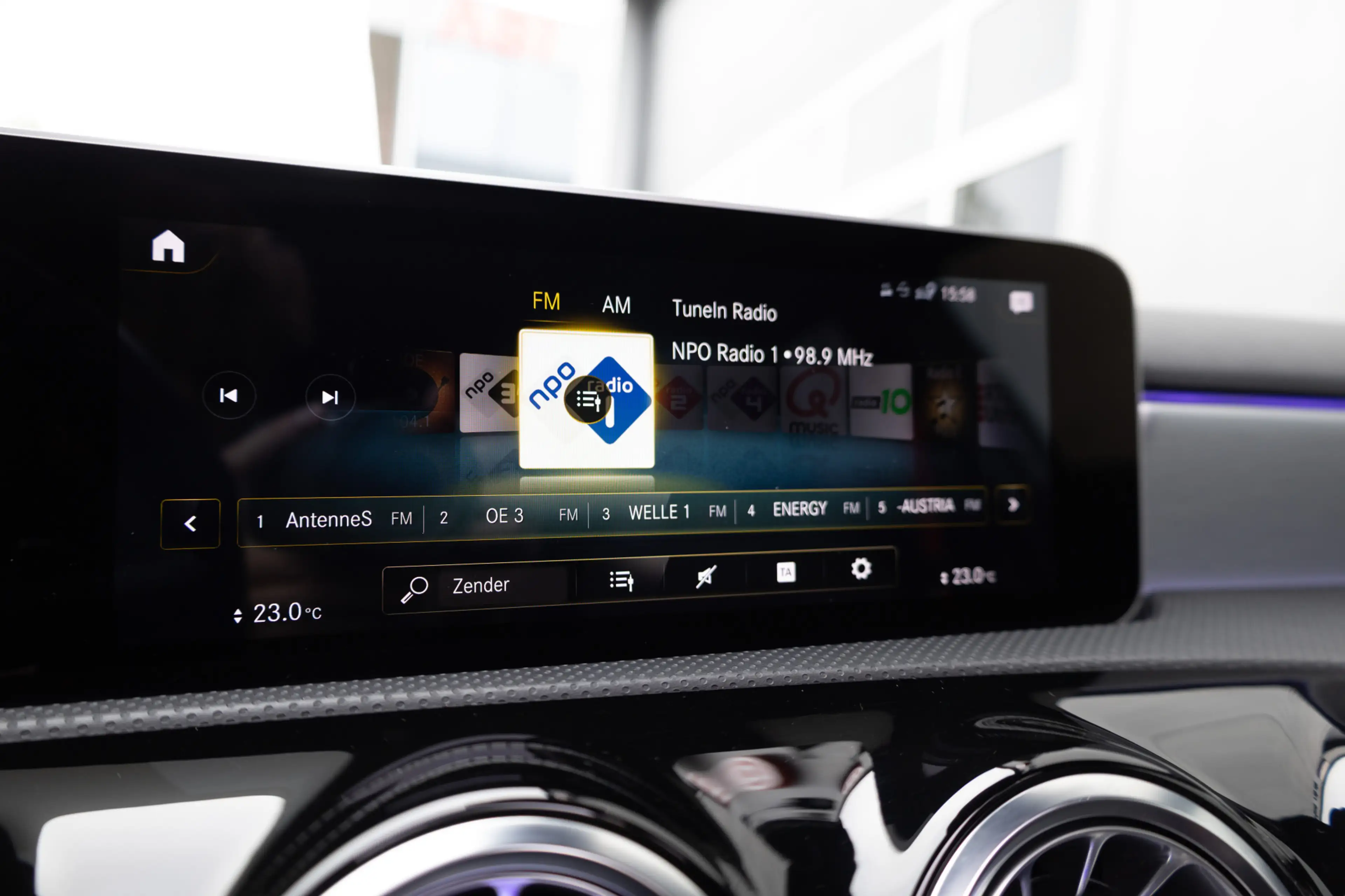 Mercedes-Benz A 35 AMG 4MATIC 306 pk Premium Plus AMG-Pakket / Mat-Grijs/ — photo 44