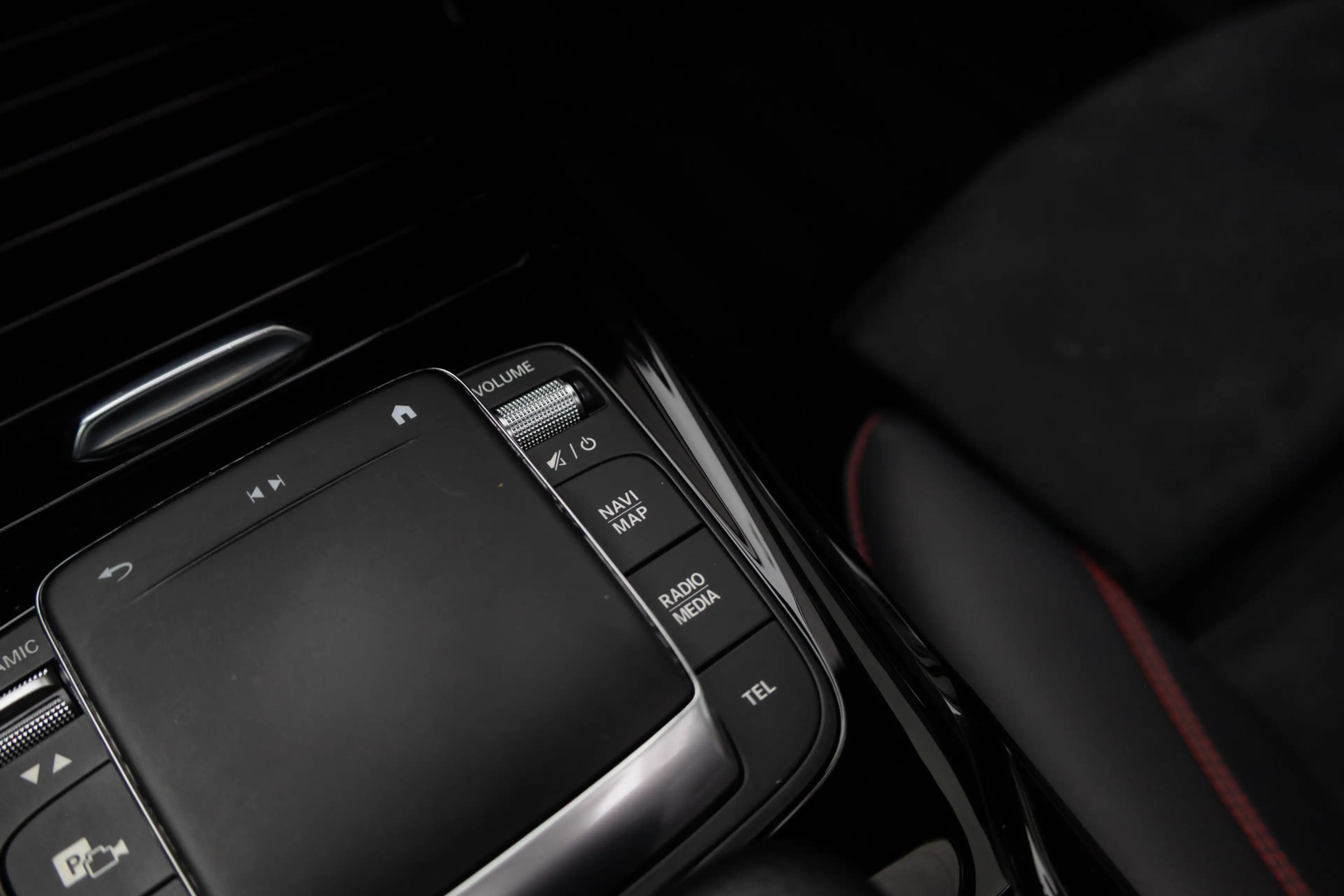 Mercedes-Benz A 35 AMG 4MATIC 306 pk Premium Plus AMG-Pakket / Mat-Grijs/ — photo 35