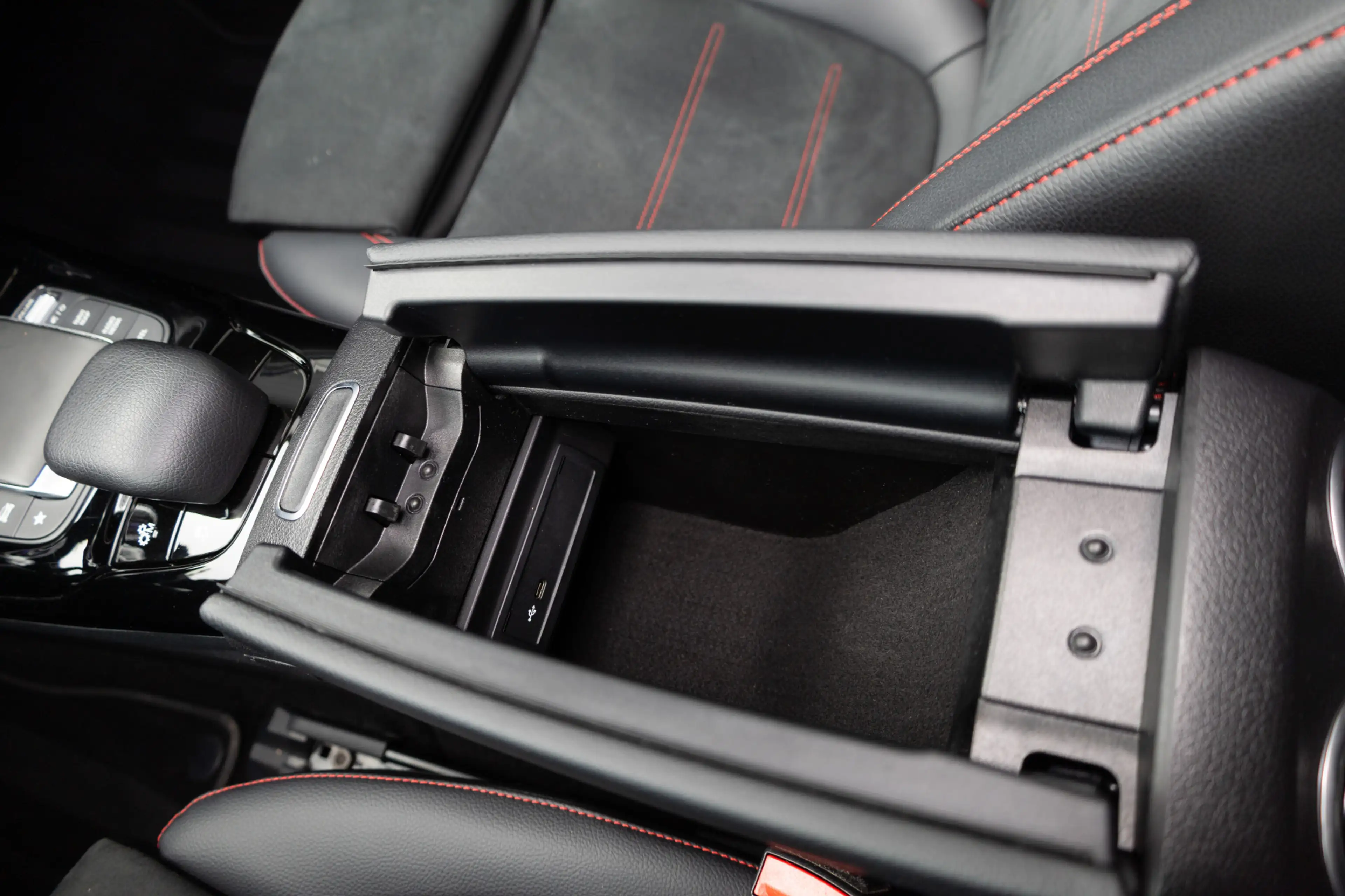 Mercedes-Benz A 35 AMG 4MATIC 306 pk Premium Plus AMG-Pakket / Mat-Grijs/ — photo 32