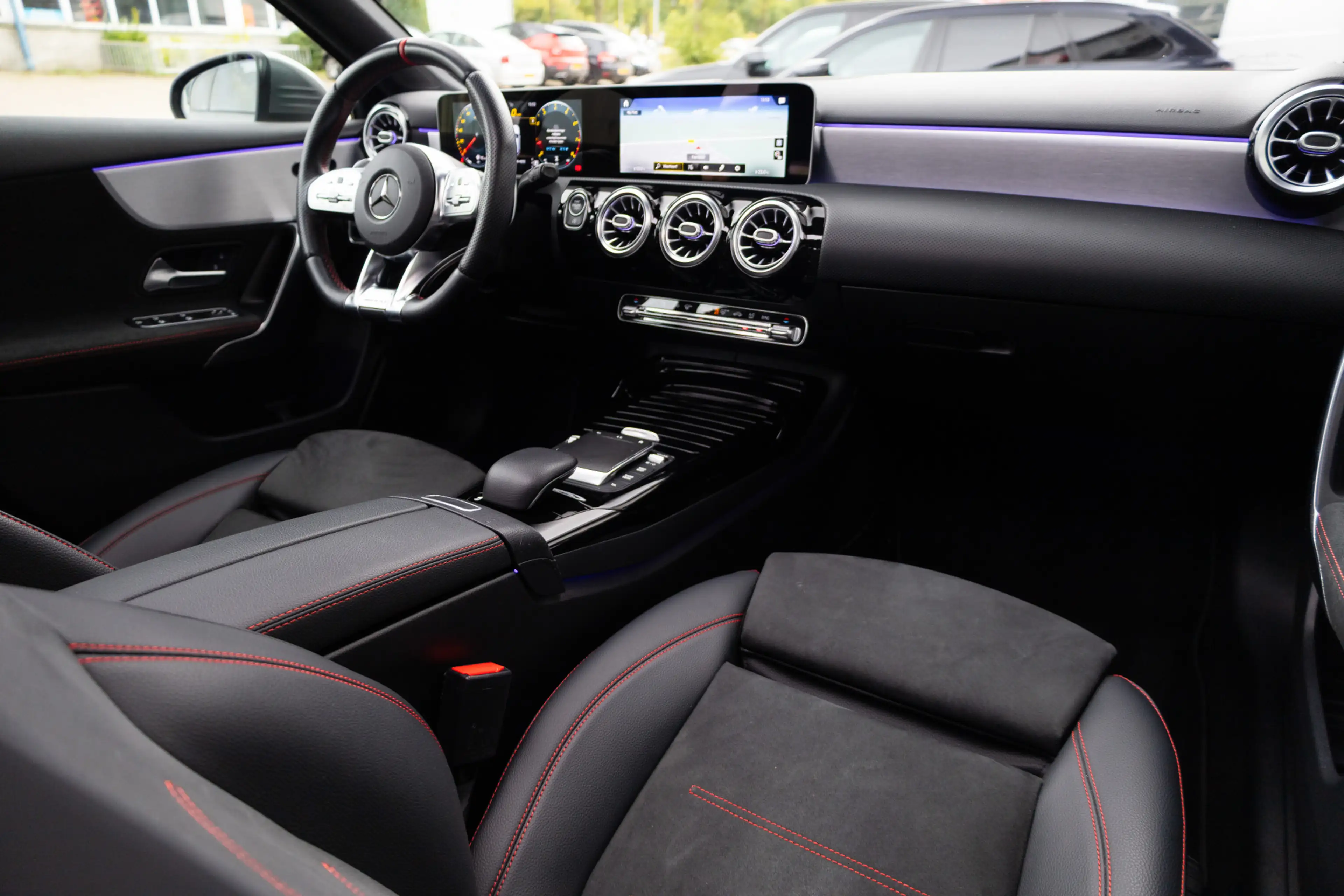 Mercedes-Benz A 35 AMG 4MATIC 306 pk Premium Plus AMG-Pakket / Mat-Grijs/ — photo 17