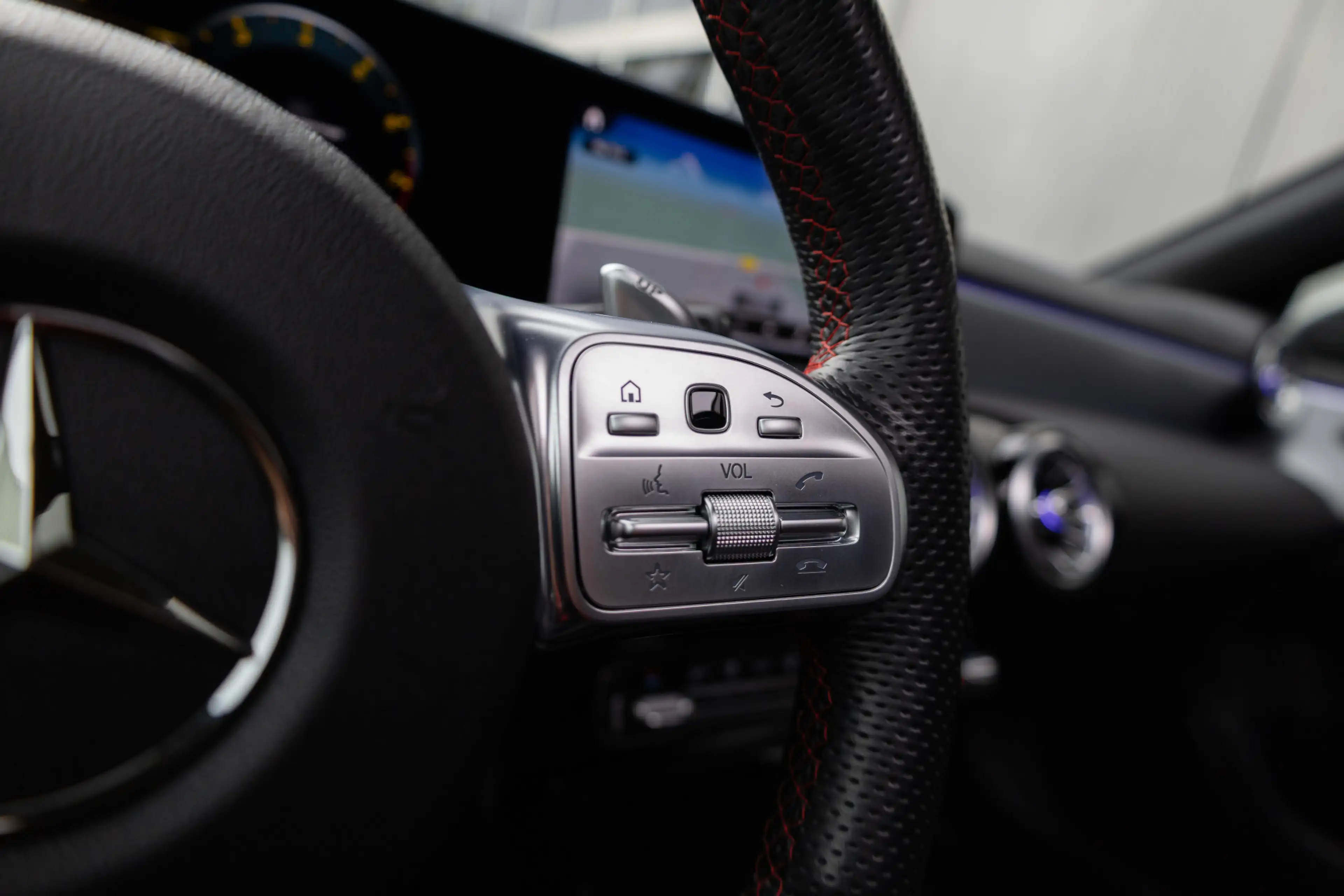 Mercedes-Benz A 35 AMG 4MATIC 306 pk Premium Plus AMG-Pakket / Mat-Grijs/ — photo 21