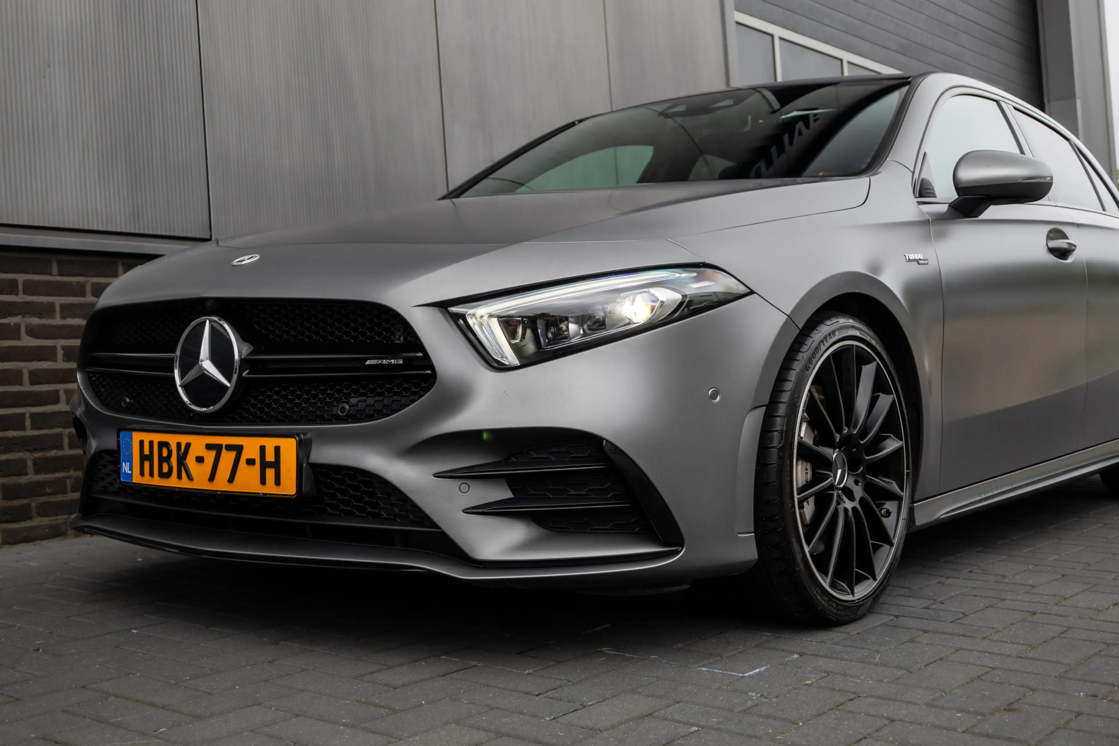 Mercedes-Benz A 35 AMG 4MATIC 306 pk Premium Plus AMG-Pakket / Mat-Grijs/ — photo 9